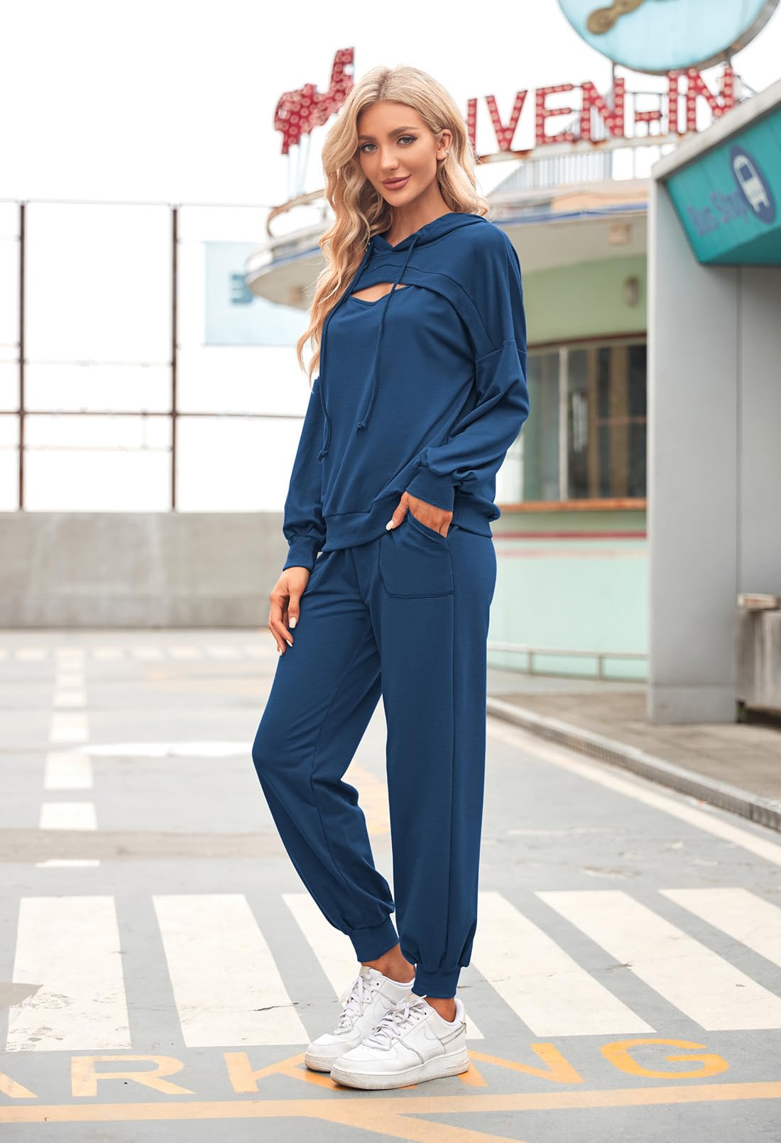 Pink Queen Women's 2-Piece Sweatsuit Set with Pockets for Lounge & Workout