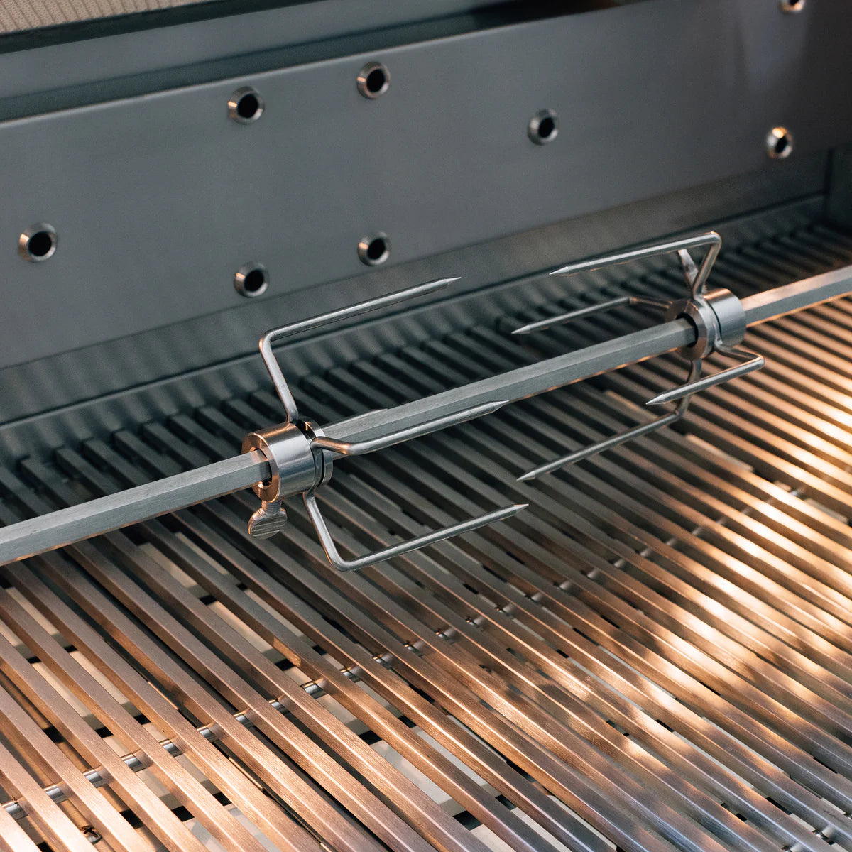 Summerset Grills Quest 30-Inch Built-In Natural Gas Grill - Outdoor BBQ Grill for Patio, Backyard & Poolside Cooking