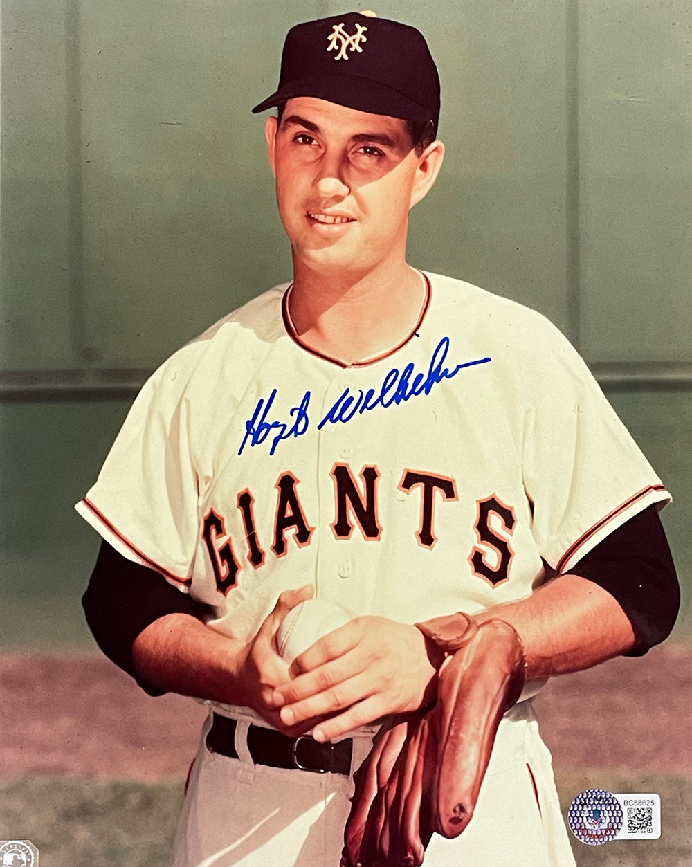Hoyt Wilhelm Autographed 8x10 New York Giants Baseball Photo - Collectible Memorabilia for Fans & Sports Enthusiasts - Perfect for Display in Home, Office, or Man Cave