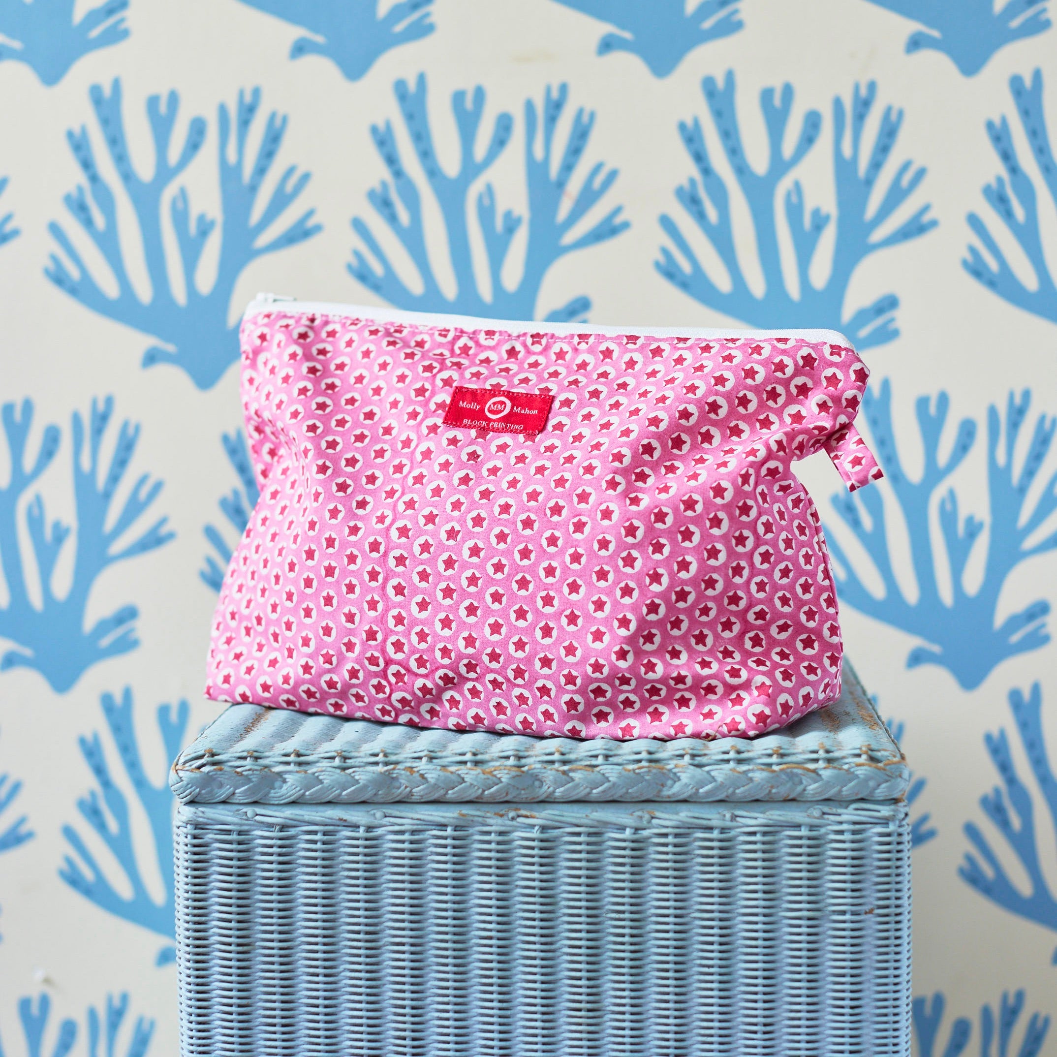 Premium Wash Bag Tuk Tuk in Pink - Travel Laundry Organizer for Gym, Camping & College Dorm Essentials