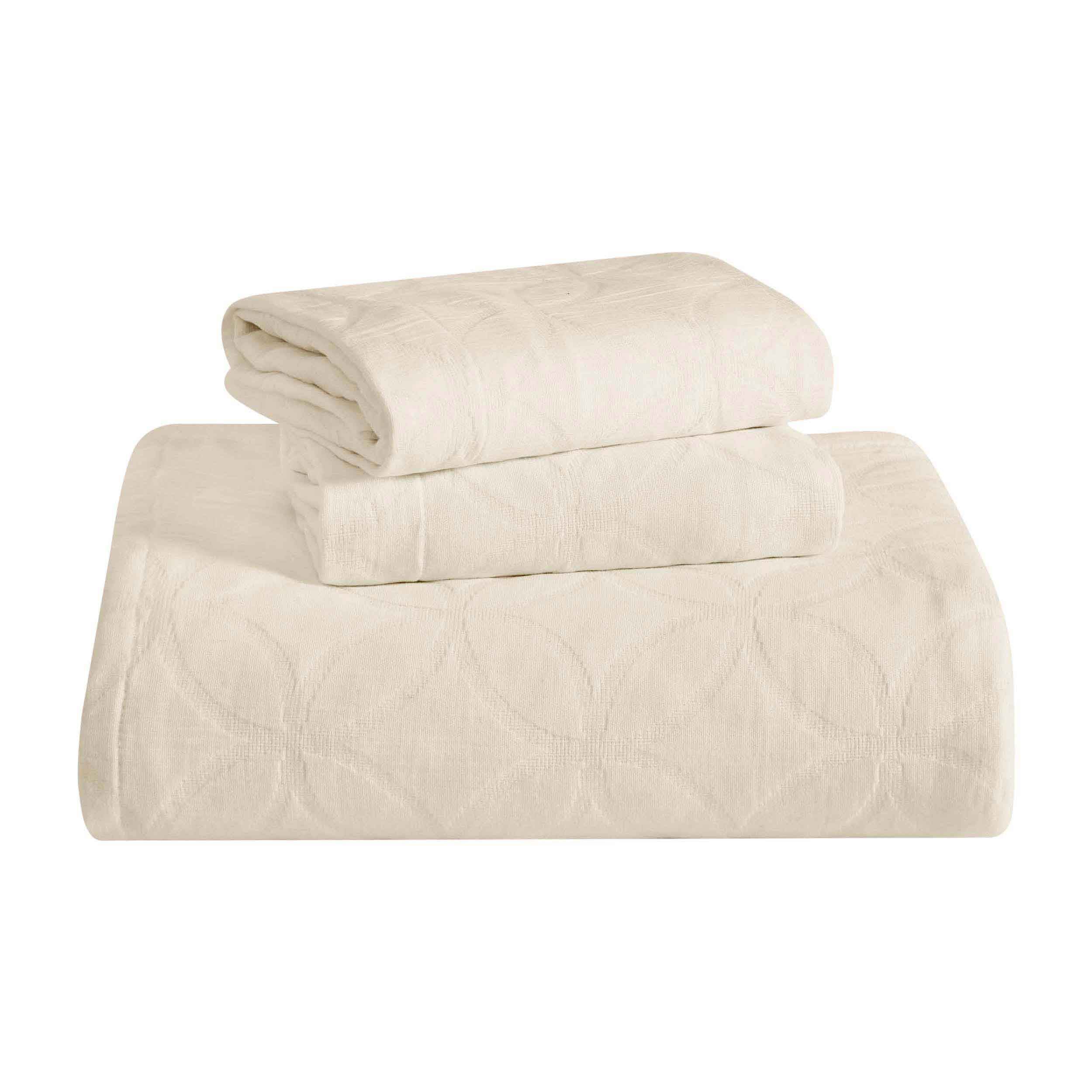 Serenity Cotton Matelasse Celtic Circle Airy Bedspread Set - Queen Size Lightweight Quilted Coverlet with All-Over Embroidery for Bedroom Decor, Guest Room & Cozy Home Styling