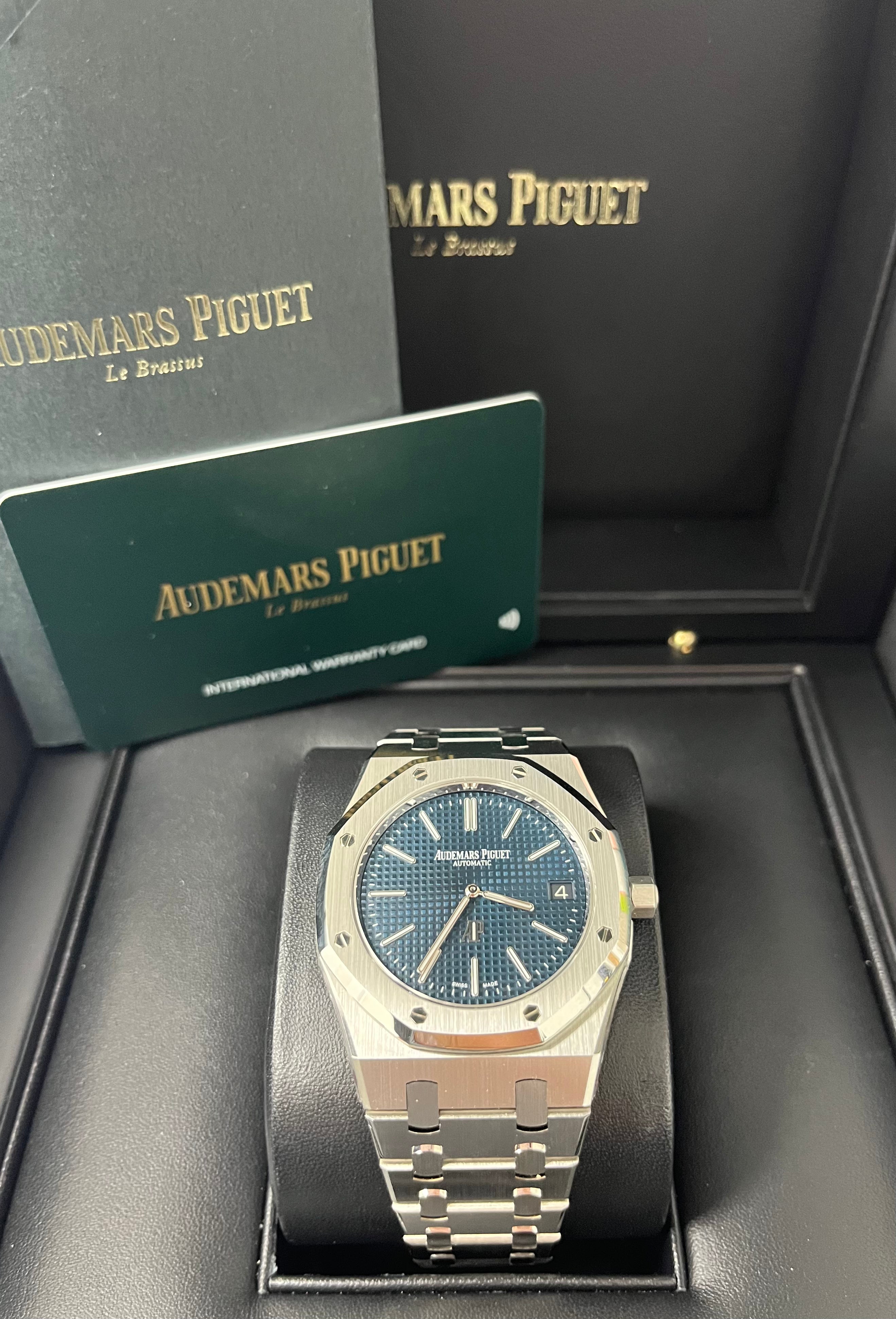 Audemars Piguet Royal Oak Jumbo 16202ST.OO.1240ST.01 Luxury Men's Watch - Perfect for Business Meetings, Formal Events & Watch Collectors
