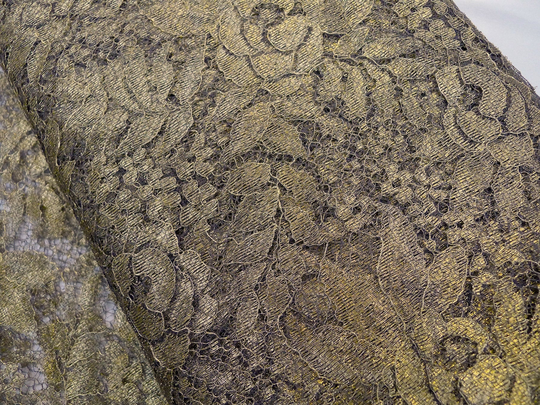 Elegant Anthracite & Gold Lace Trim for Dresses, Wedding Gowns & Formal Attire - Perfect for DIY Fashion & Special Occasions