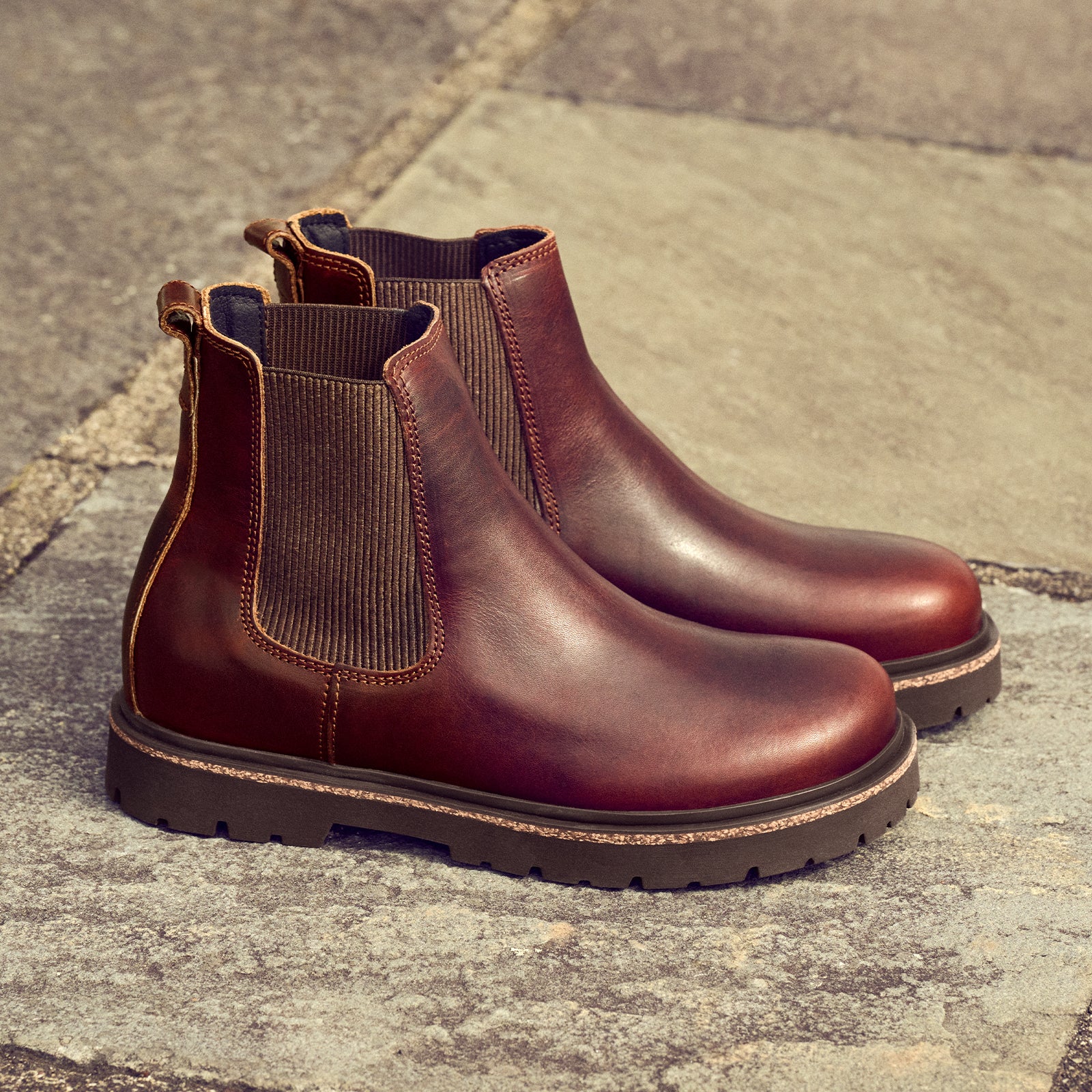 Birkenstock Highwood Chelsea Boot - Unisex Chocolate Leather Boots for Men & Women | Comfortable & Stylish for Casual Wear, Work & Outdoor Activities