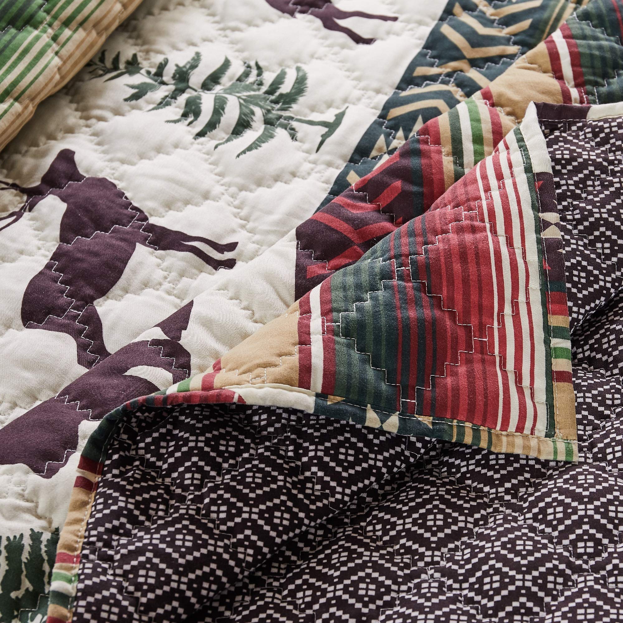 Yosemite National Park Campfire Themed 3-Piece Quilt and Pillow Sham Set - King/California King Size - Cozy Bedding for Cabin Retreats & Outdoor Enthusiasts