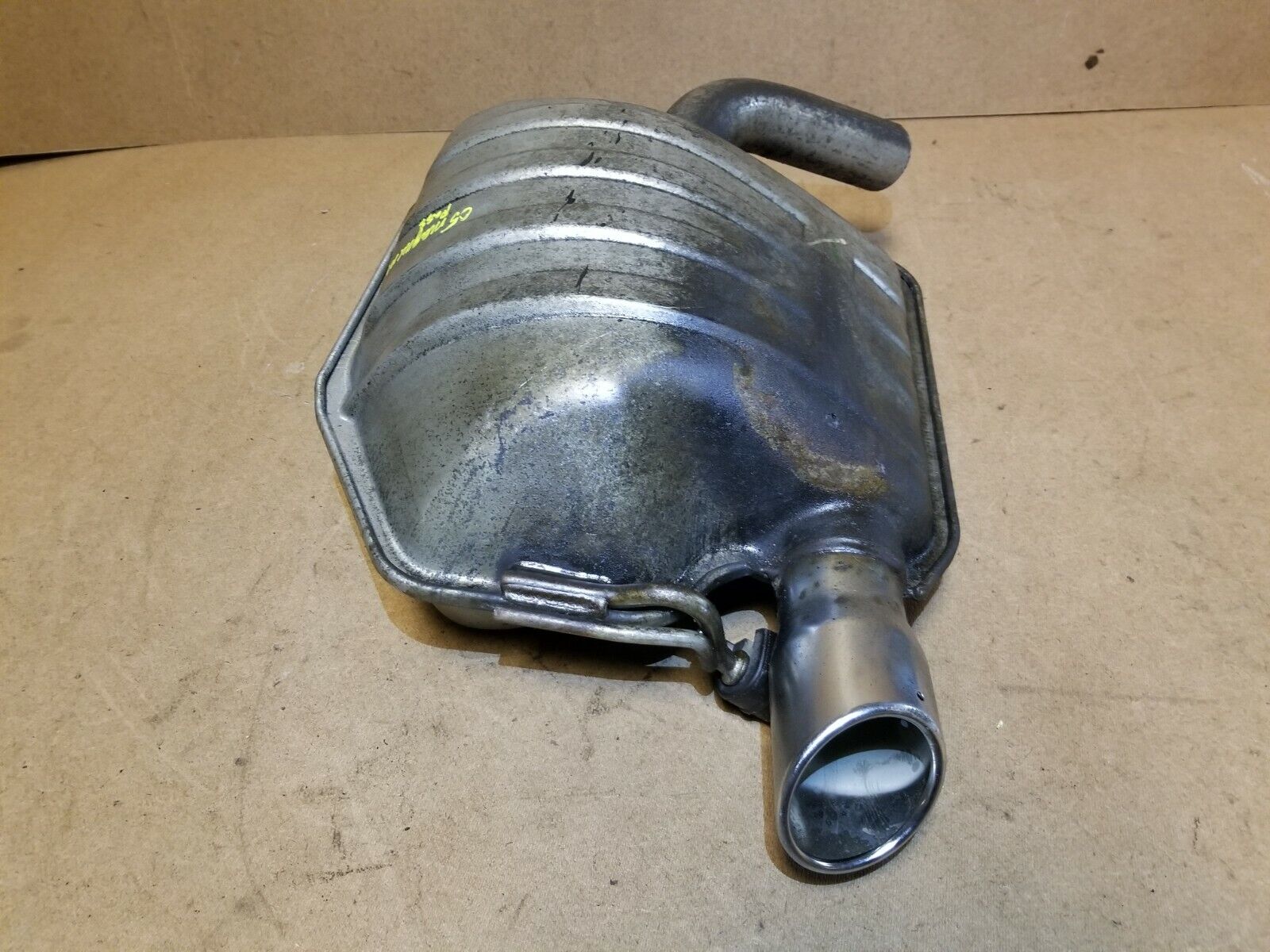 2005-2007 Dodge Magnum 5.7L RT OEM Right Passenger Side Exhaust Muffler - Replacement for Performance Upgrade & Car Repair