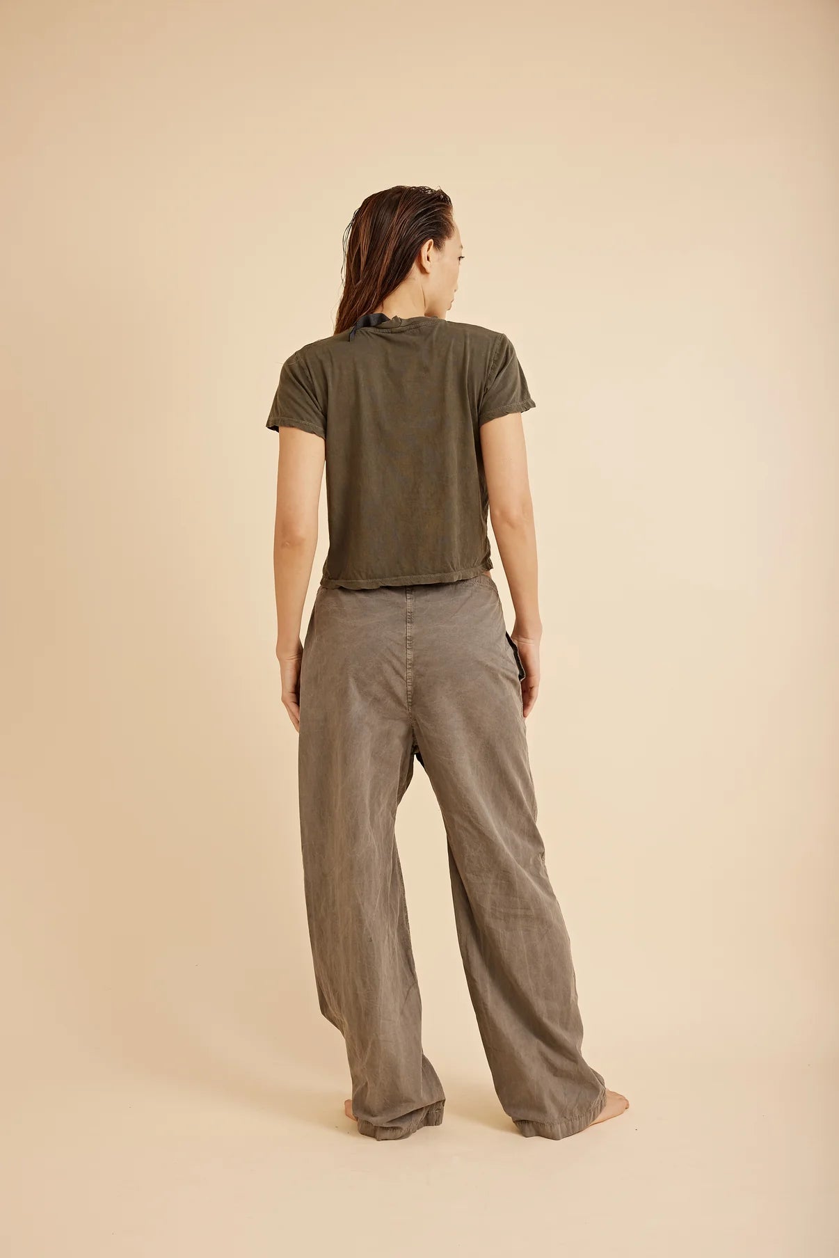 Vintage 90s Clean Cotton T-Shirt in Army Green - Soft Retro Style for Casual Wear & Street Fashion