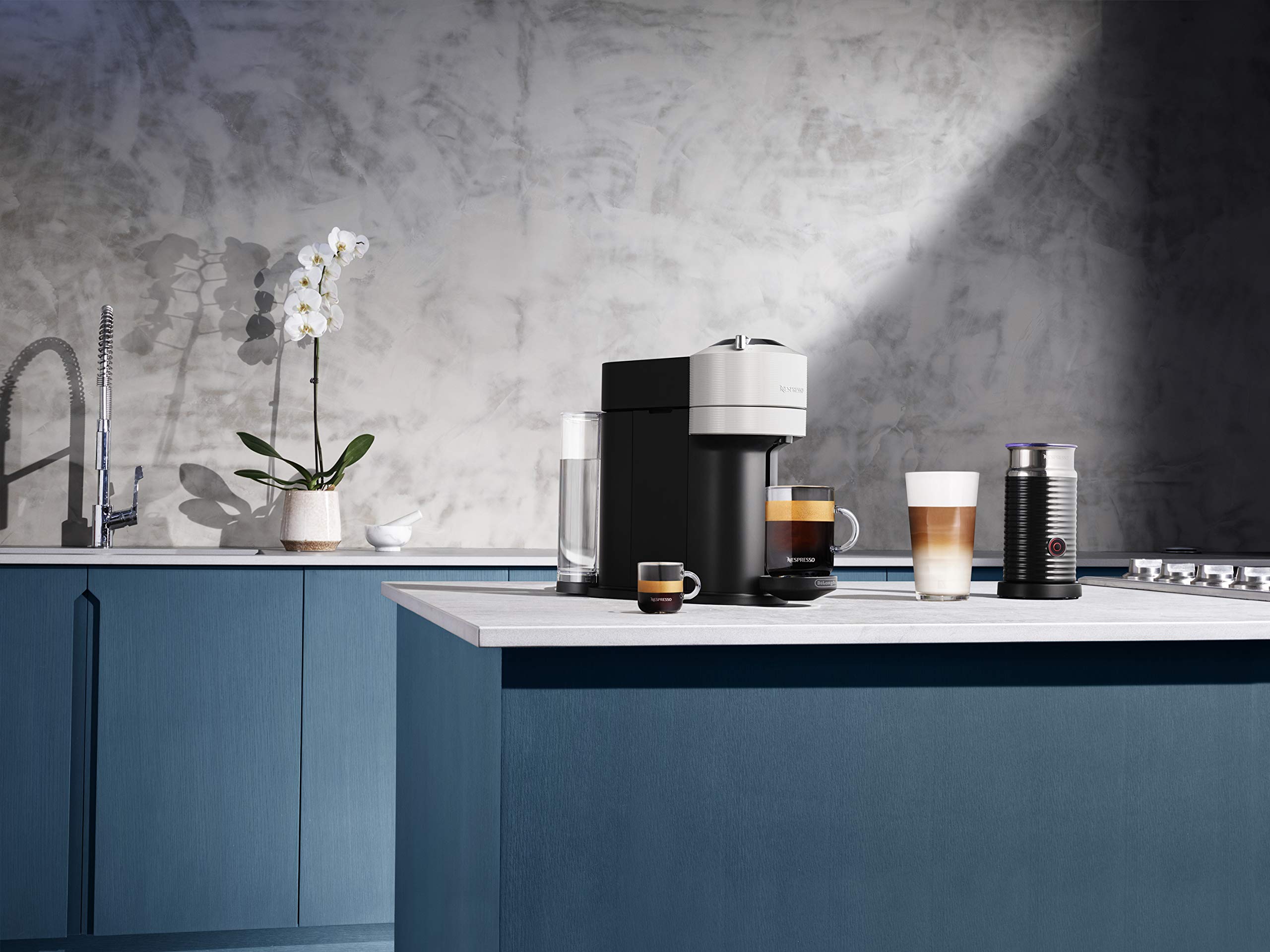 De'Longhi Nespresso Vertuo Next Coffee & Espresso Machine with Aeroccino Milk Frother - White | Single-Serve Pod Brewer for Home & Office Use