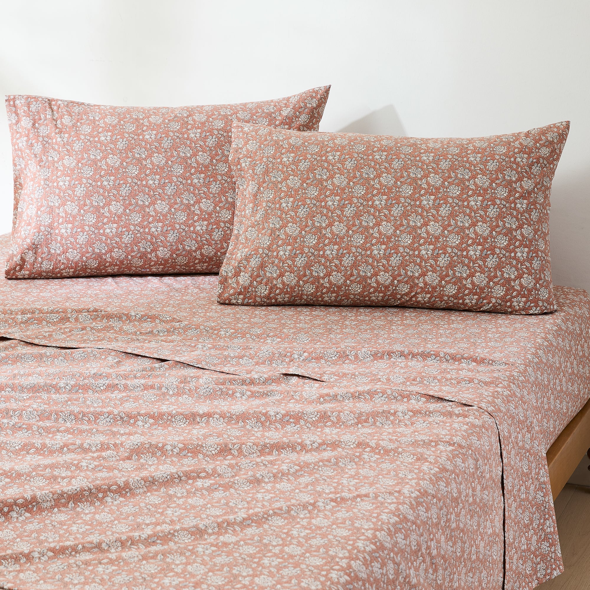 Zara Floral Print 100% Cotton Bed Sheet Set - Queen Size, 4-Piece Set for Soft & Breathable Bedding | Perfect for Master Bedroom, Guest Room & Dormitory