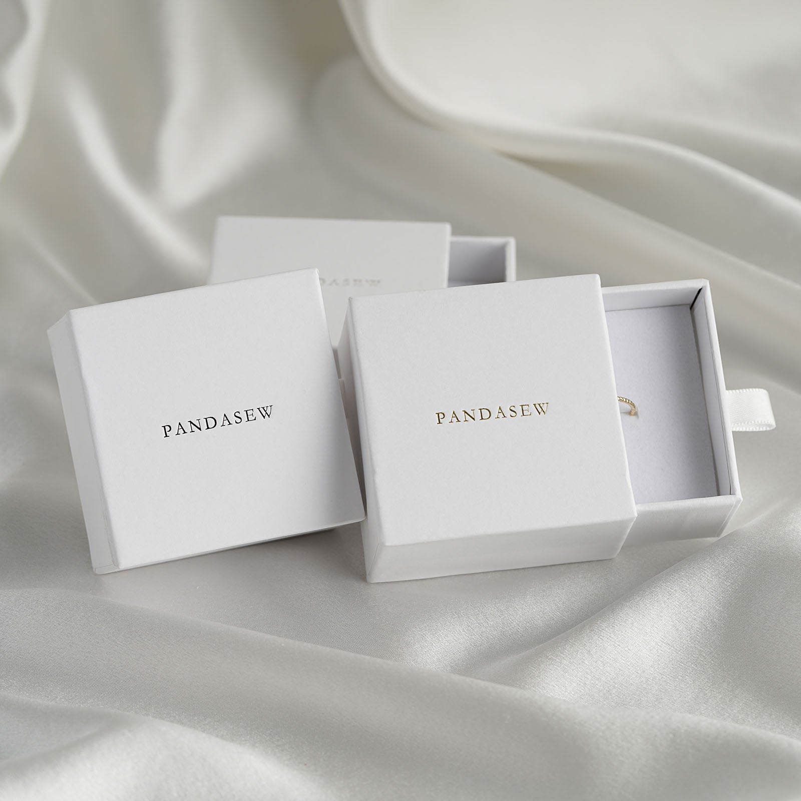 50pcs 6x6x3.5cm Kraft Jewelry Gift Boxes with Deboss Logo - Small Drawer Ring Boxes for Wedding, Party Favors & Jewelry Storage - Free Shipping BX 141