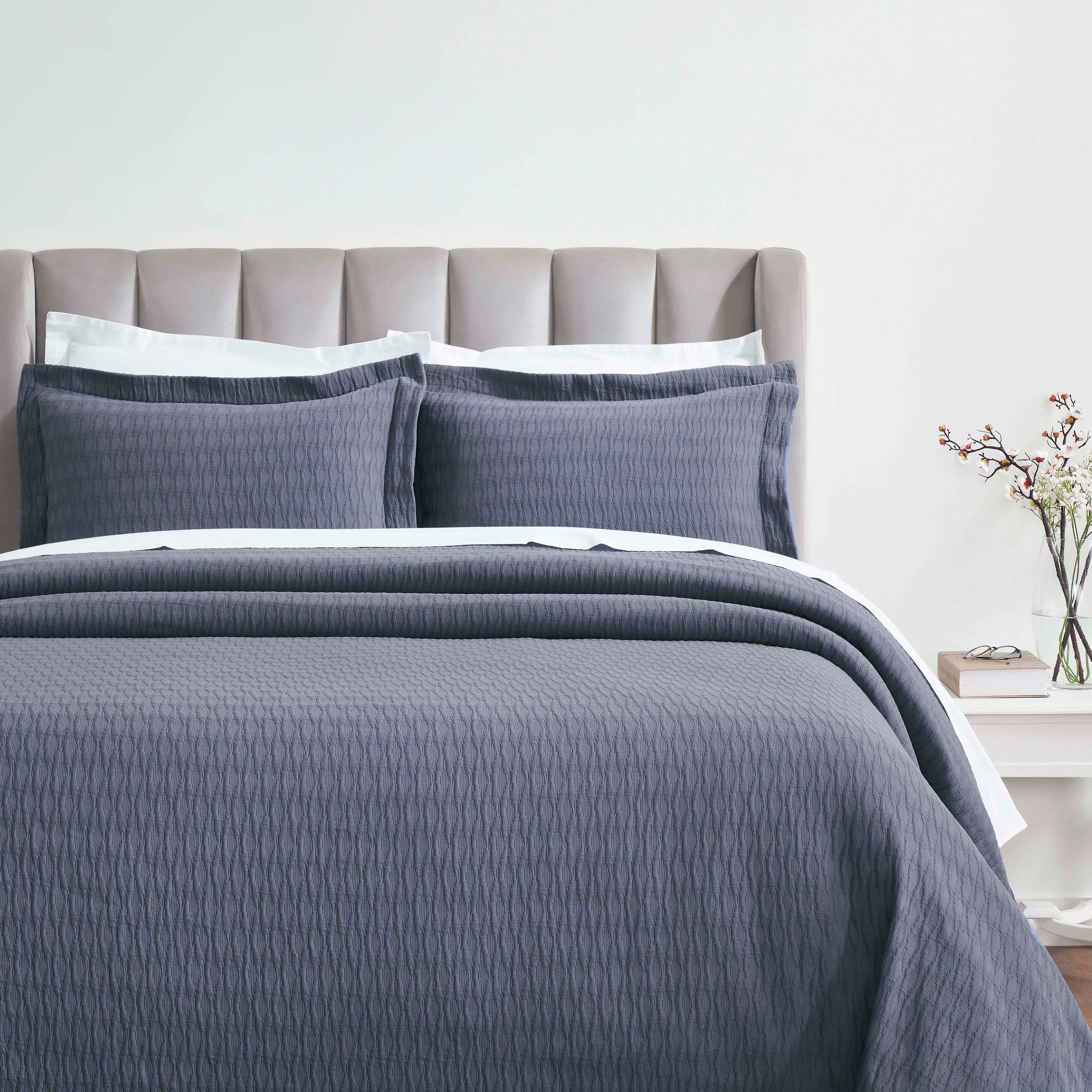 Calvert Cotton Medium Weight Geometric Matelasse Bedspread Set - Queen Size Luxury Bedding for Modern Bedrooms | Perfect for Master Bedroom, Guest Room & Dorm Decor