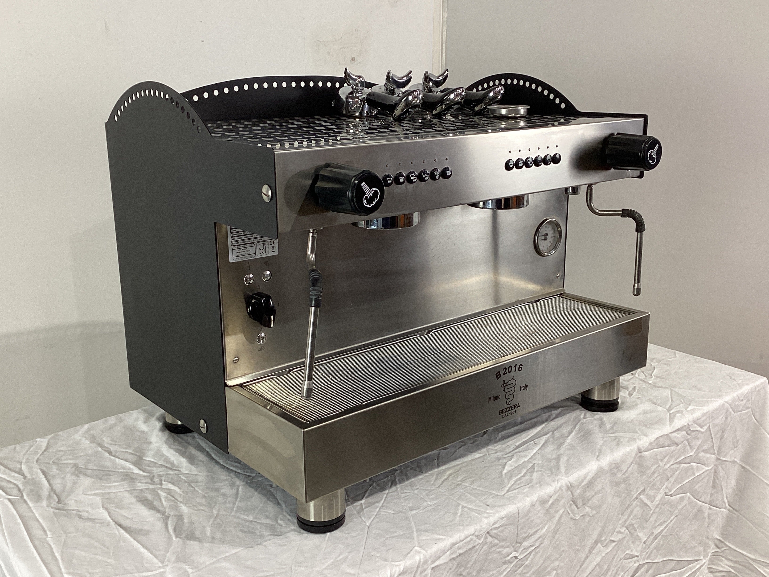 Bezzera B2016 Commercial 2 Group Espresso Coffee Machine for Cafes & Restaurants - High Performance 825196