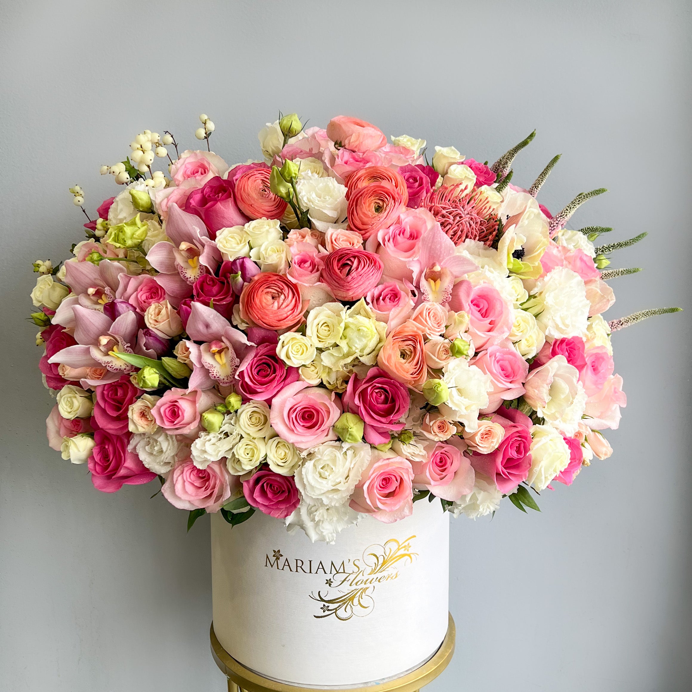 Romantic Garden Decor - Elegant Floral Home & Outdoor Decorations for Weddings, Parties & Special Events