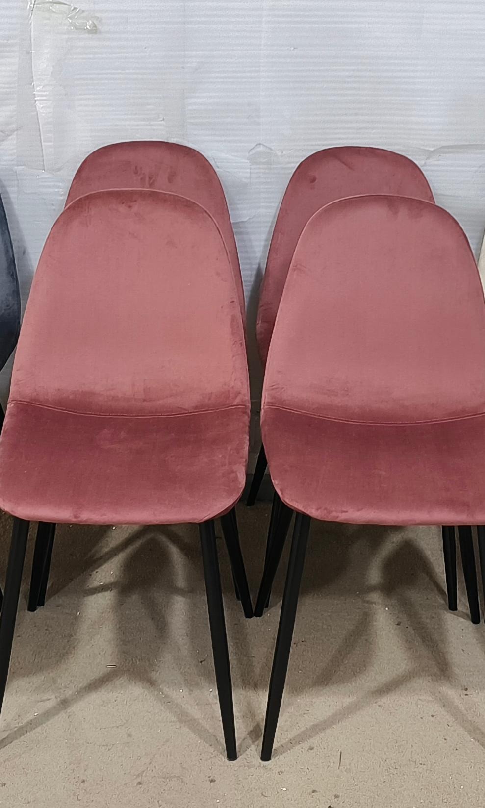4 Modern Velvet Upholstered Dining Chairs Set - Spoon-Shaped Accent Chairs with Black Metal Legs for Kitchen & Dining Room (Pink) | Elegant Seating for Home Entertaining & Family Meals
