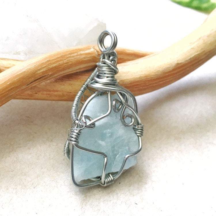 Natural Raw Blue Aquamarine Crystal Necklace Pendant - Healing Stone Jewelry for Women, Spiritual Gift for Meditation & Energy Balancing