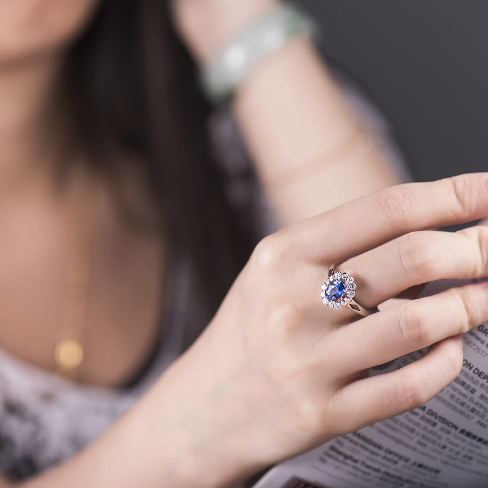18K White Gold Oval Lab-Grown Sapphire Wedding Ring for Women - 1ct VVS Diamond Alternative, Elegant Engagement & Anniversary Gift for Her - Perfect for Proposals, Bridal Jewelry, and Special Occasions