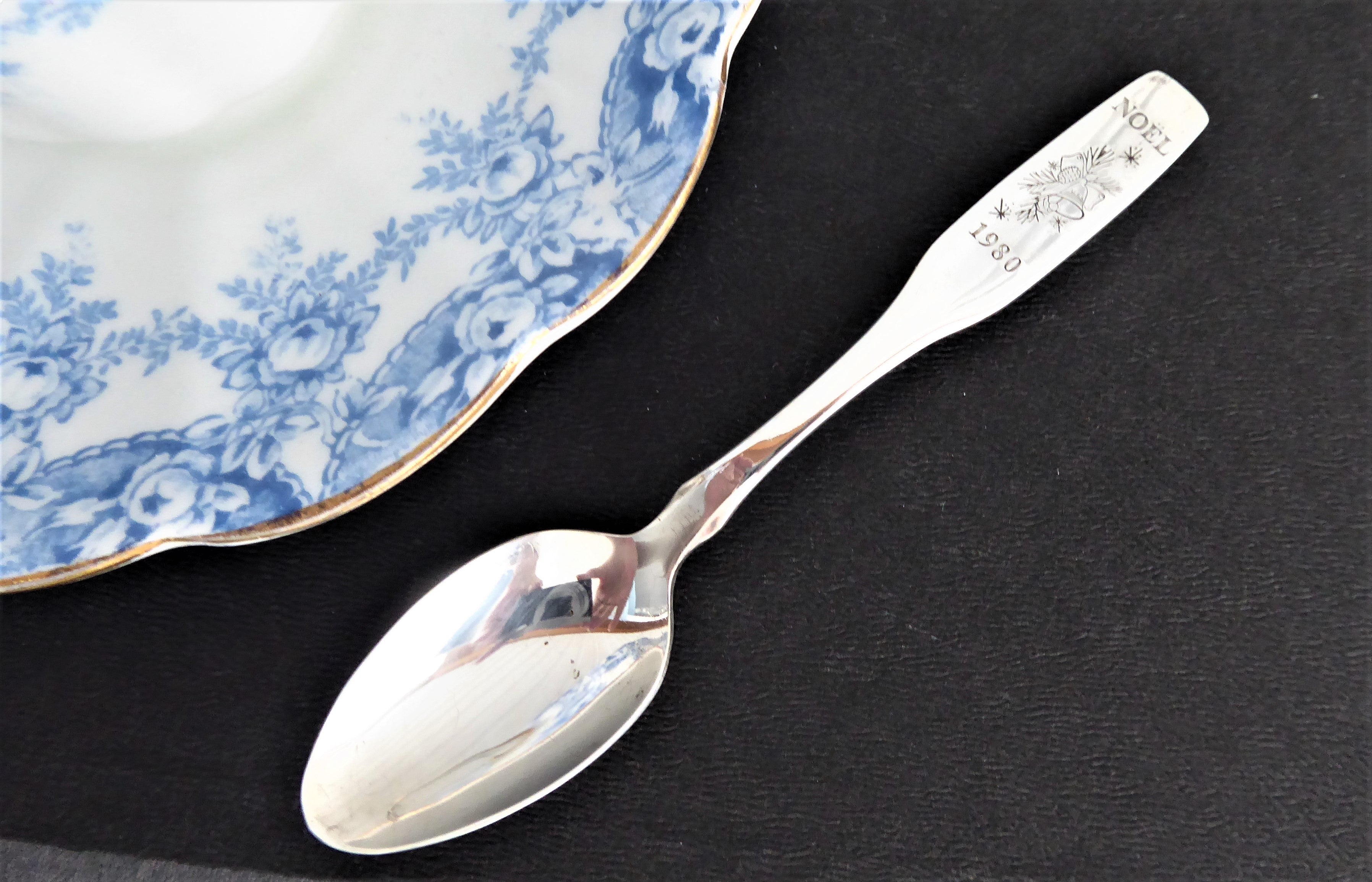 Vintage 1980 Noel Silver Commemorative Coffee Spoon - Engraved with Christmas Bells, Pine & Stars - Perfect for Holiday Gifts, Collectibles & Tea/Coffee Time