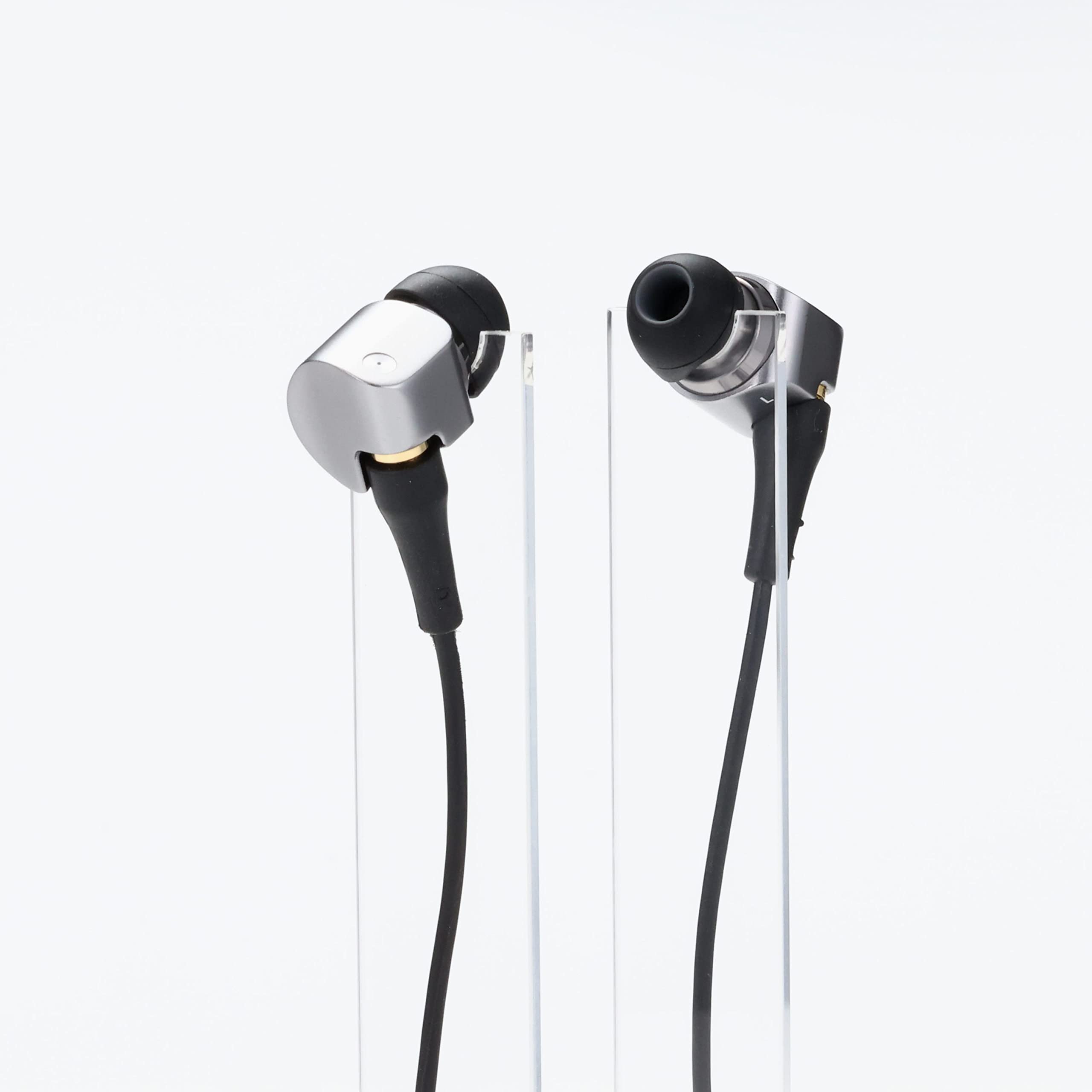 Panasonic RP-HDE10-S Sealed Earphones with High-Resolution Audio - Silver | Perfect for Commuting, Gaming & Studio Monitoring