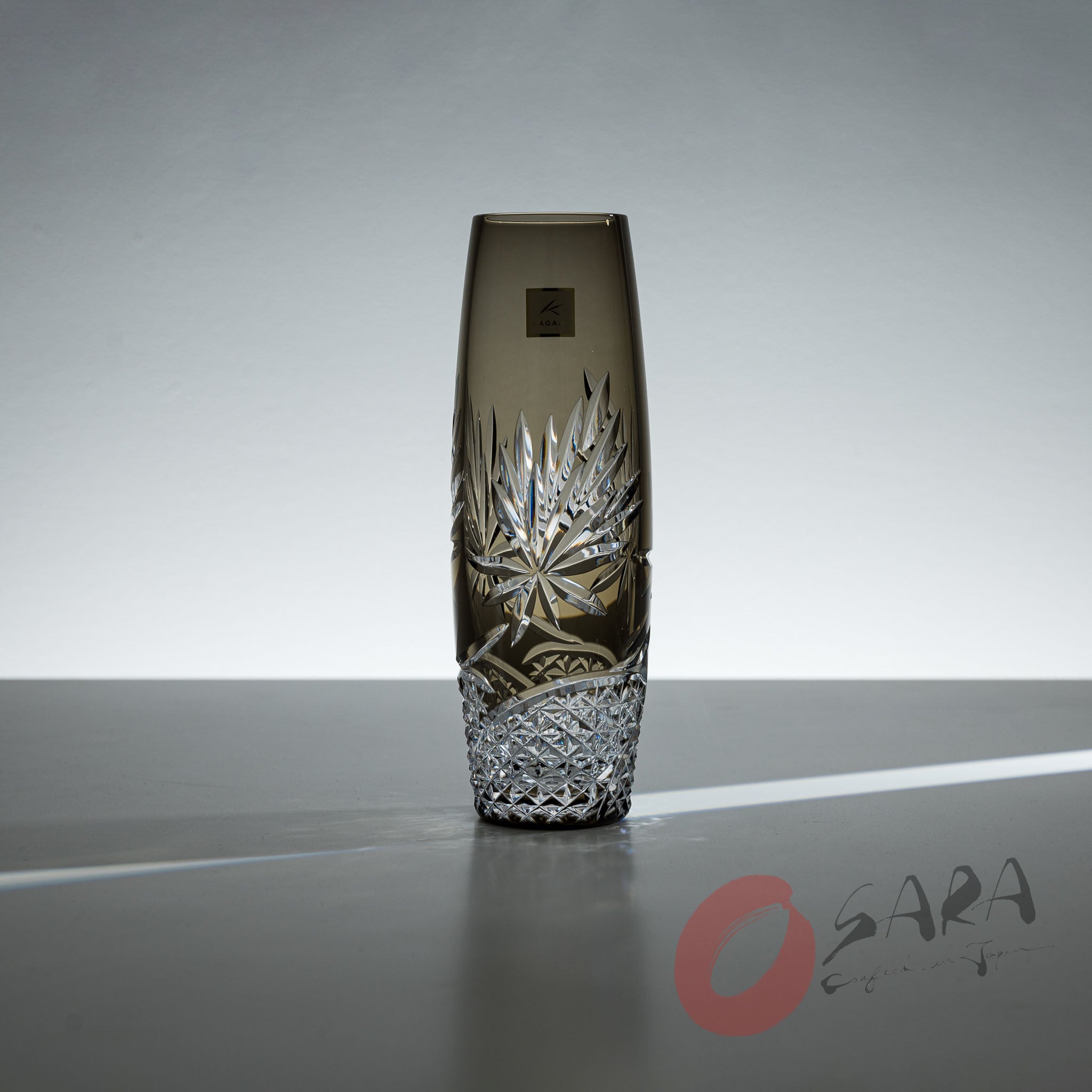KAGAMI Edo Kiriko Crystal Vase - Queen of the Night (Single Stem Vase) - Elegant Floral Centerpiece for Home Decor & Japanese Style Interior Design