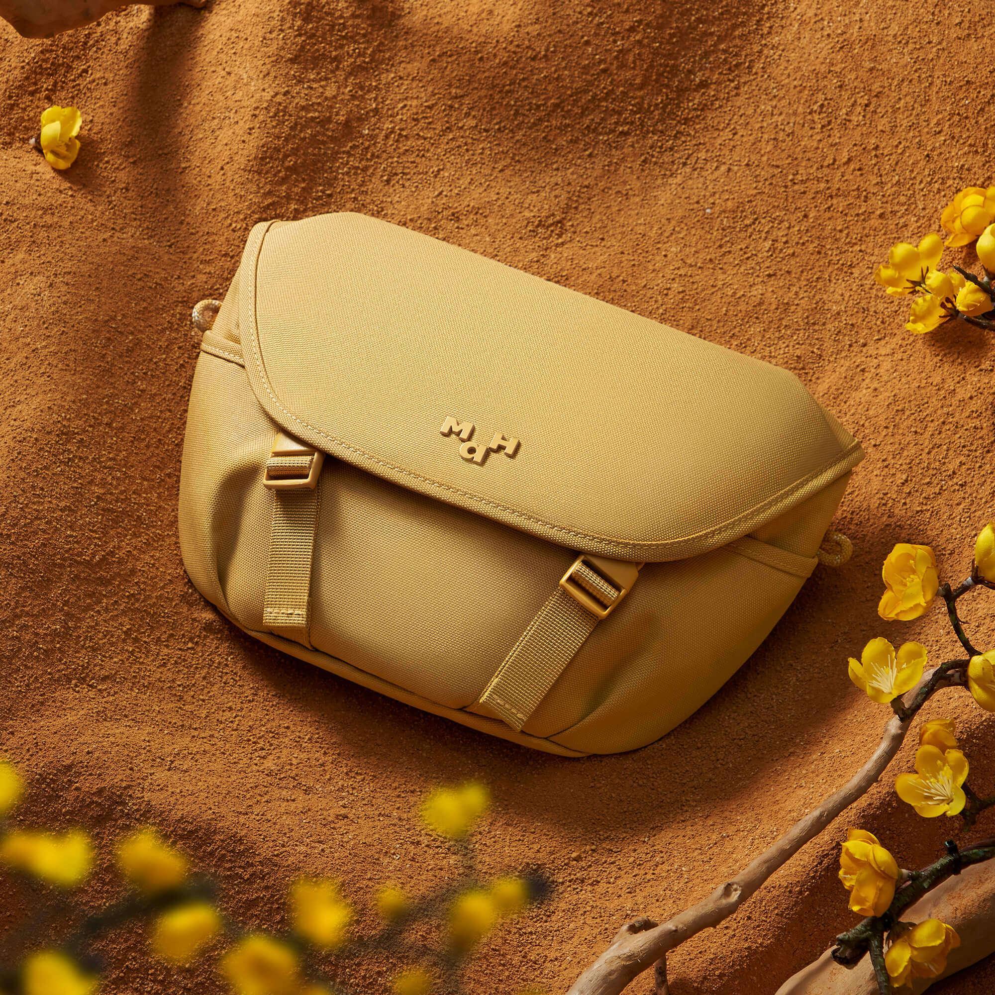Young Tour Hip Pack | Rattan Waist Bag for Women & Men | Trendy & Lightweight | Perfect for Travel, Hiking & Festivals