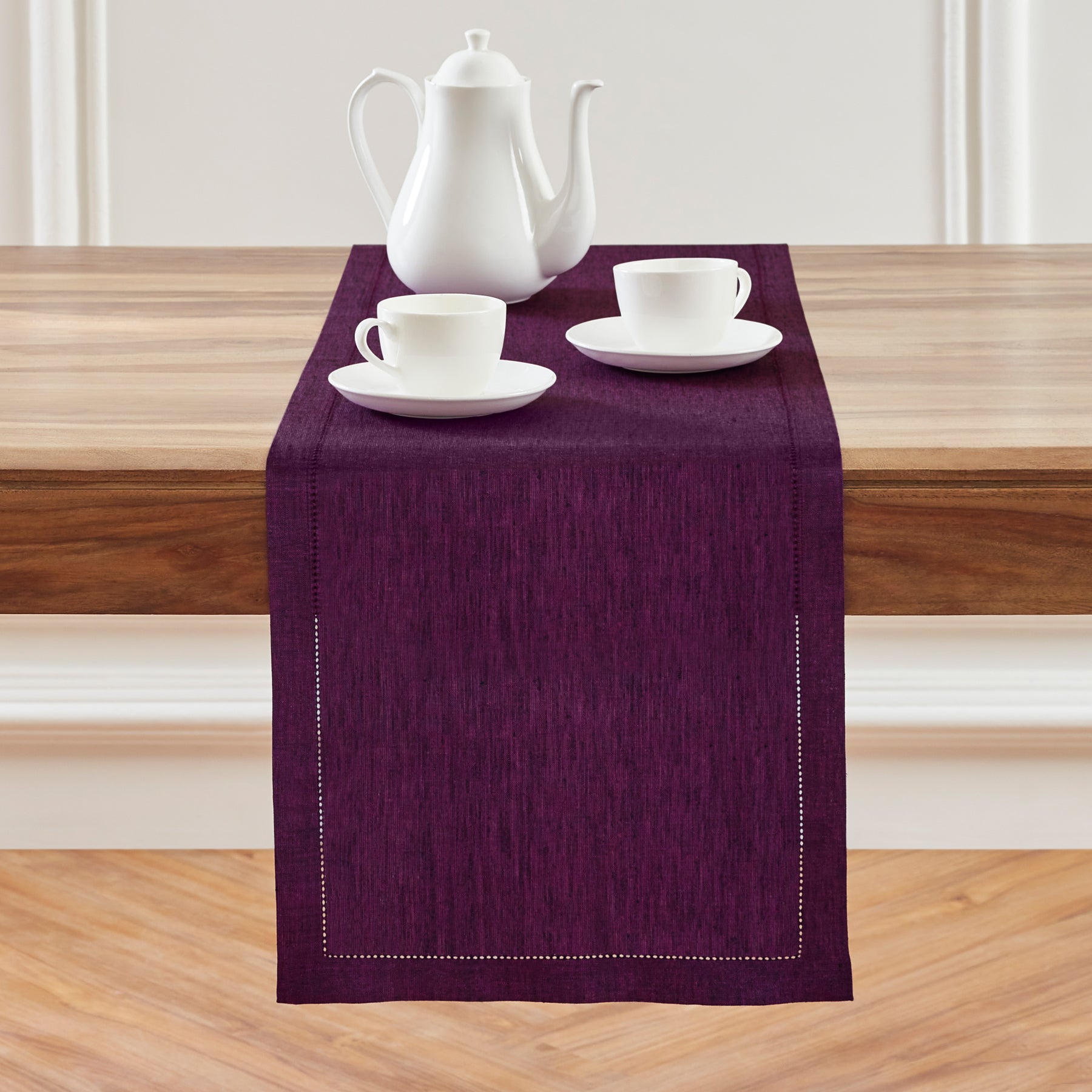 Elegant Milan Table Runner for Dining Room Decor - Perfect for Weddings, Parties & Holiday Table Settings