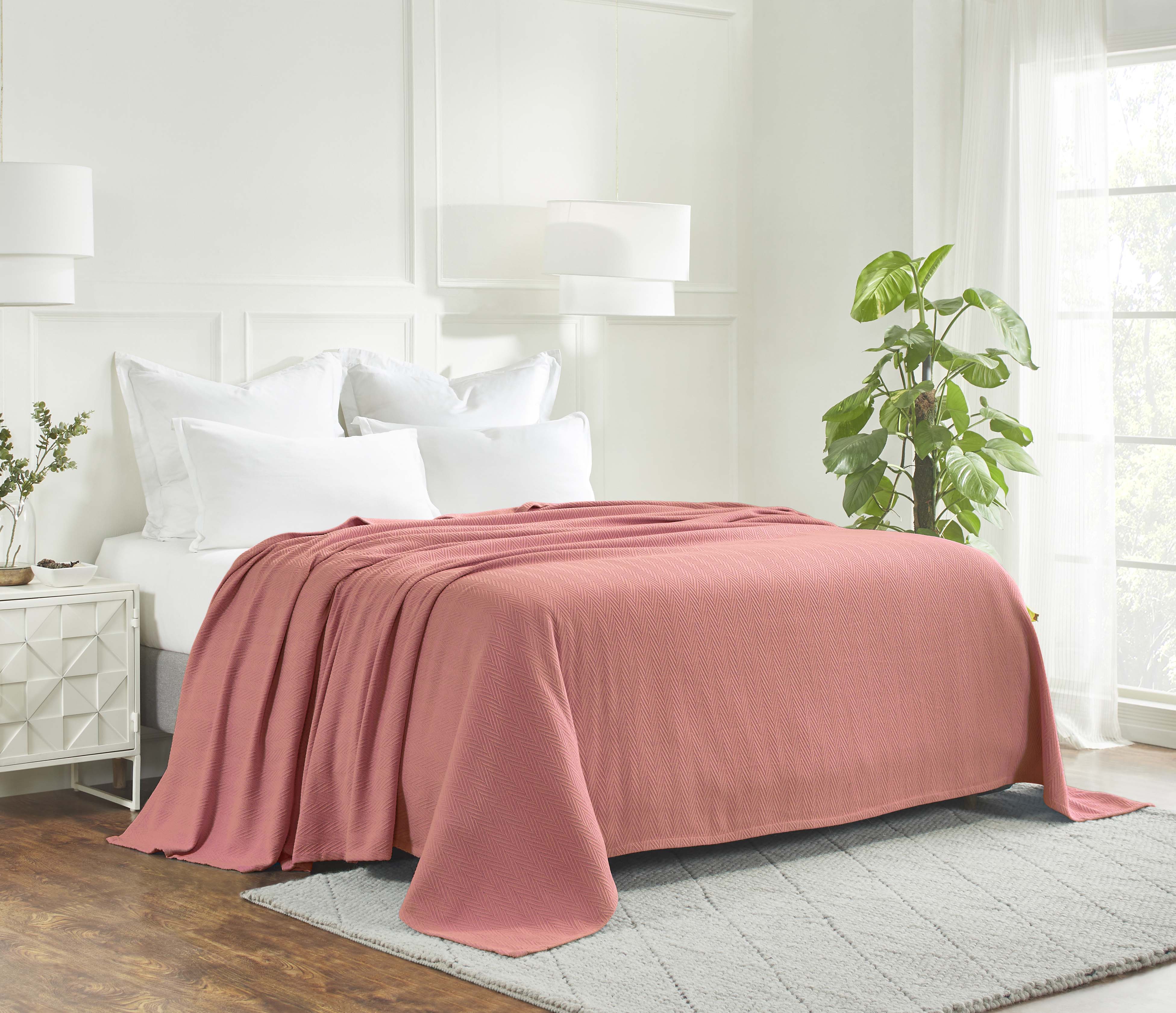 Soft All-Season Chevron Cotton Bed Blanket & Sofa Throw - Cozy Home Decor for Living Room, Bedroom, and Travel