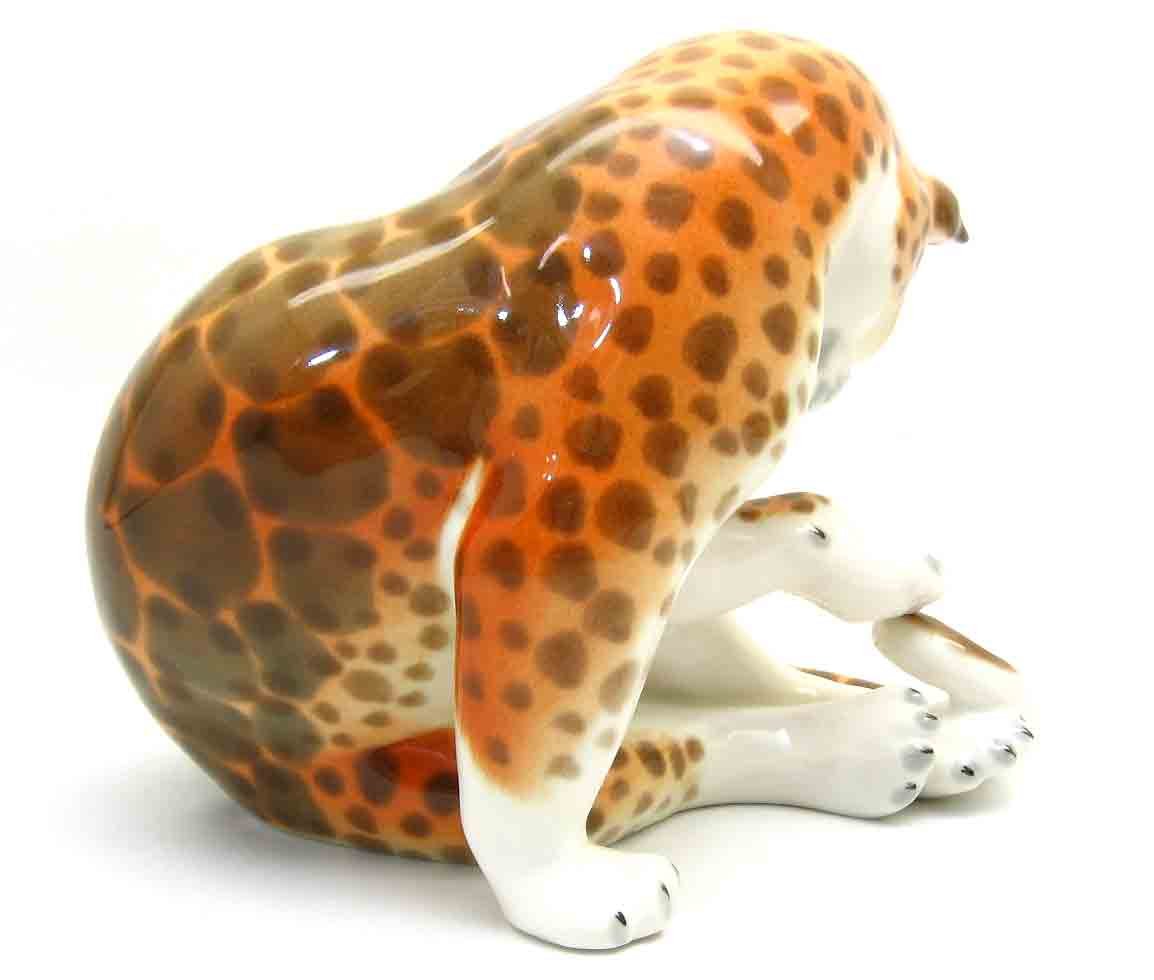 Hand-Painted Lomonosov Porcelain Leopard Figurine - Russian Collectible Art Piece for Home Decor & Gift Giving