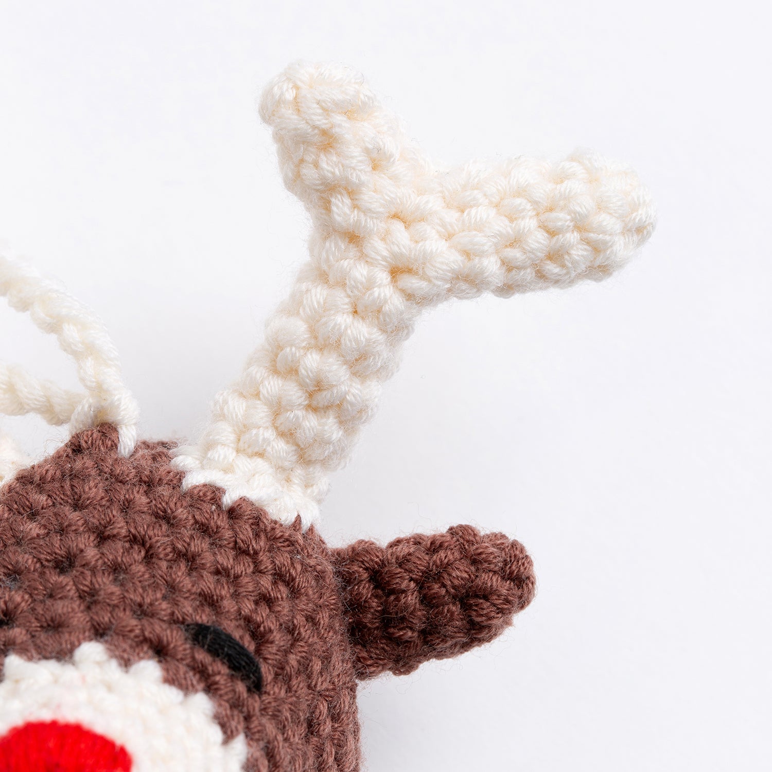 Belle the Reindeer & Christmas Star Garland Crochet Kit - DIY Holiday Decor for Christmas Tree, Mantel, and Home Decoration