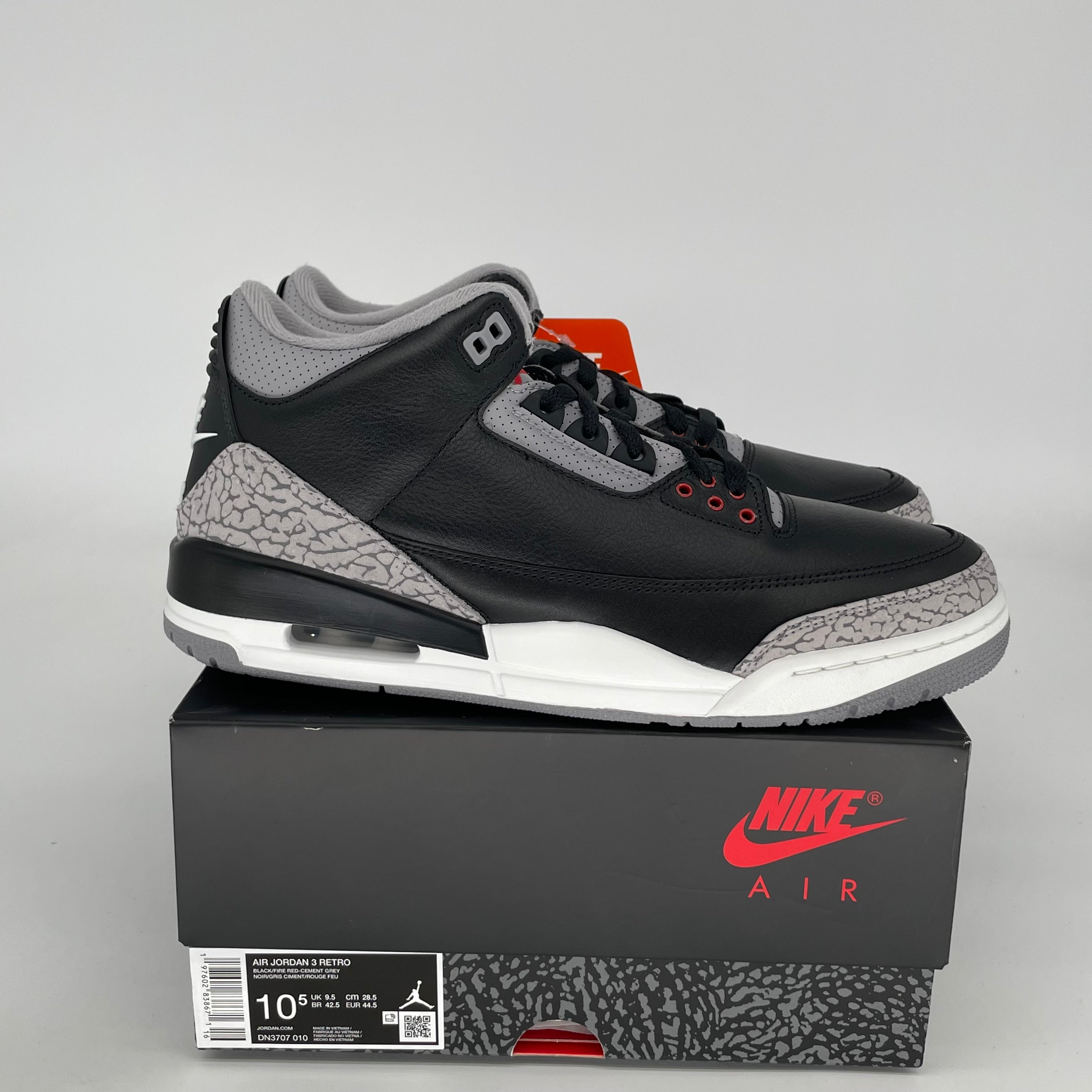 Original Air Jordan 3 Retro 'Black Cement' Men's Basketball Shoes Size 10.5 (DN3707-010) - Classic Sneakers for Streetwear & Basketball Performance