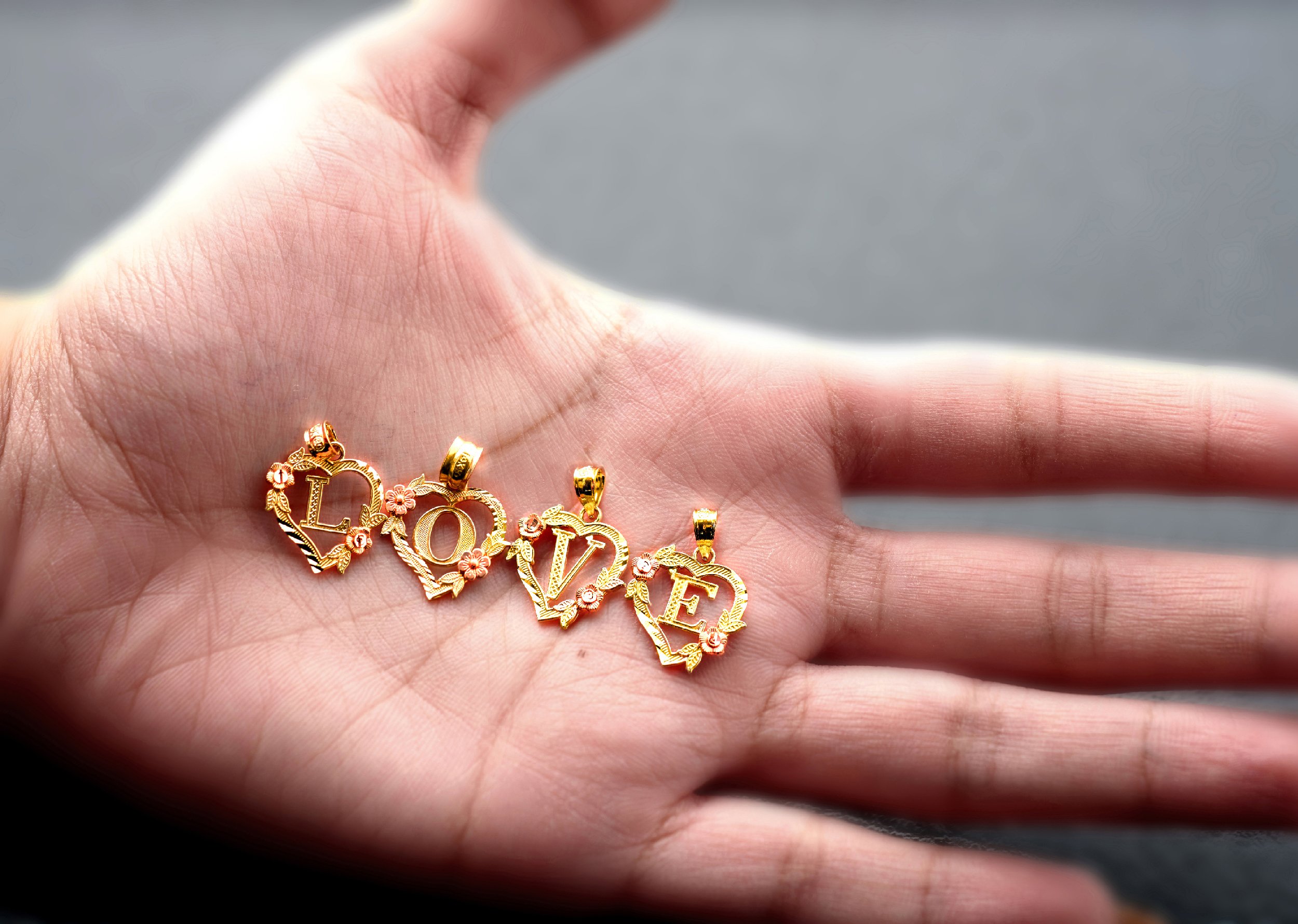 10K Yellow Gold Alphabet Initial Charm Necklace Pendant with Heart & Rose Border - Personalized Jewelry Gift for Women, Birthday, Anniversary, Valentine's Day