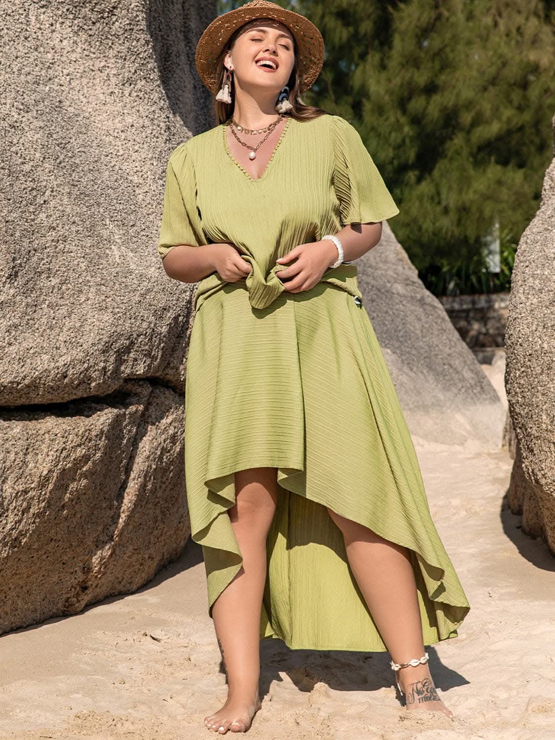 Stylish Plus Size V Neck Top and Skirt Set for Women - Elegant Outfit for Work, Party & Casual Wear