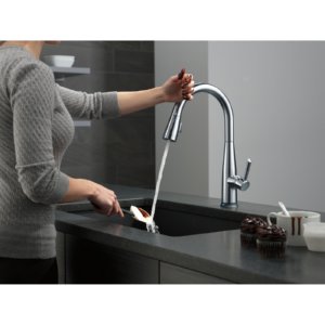 Delta Essa Touch2O Kitchen Faucet with Pull Down Sprayer - Chrome 9113T-DST | Touch Activated Kitchen Sink Faucet for Modern Homes | Perfect for Cooking, Washing Dishes & Food Prep