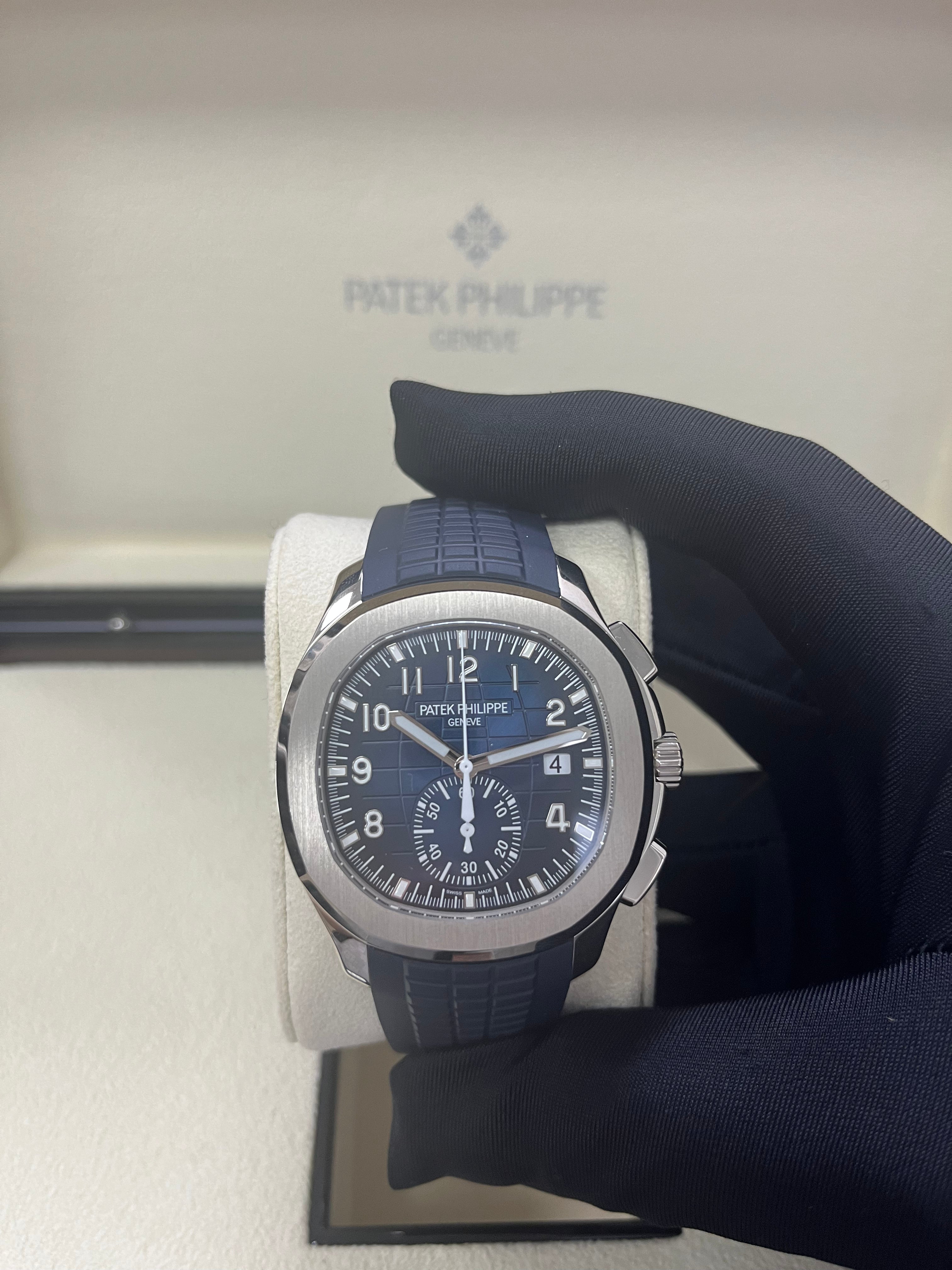 Patek Philippe Aquanaut 5968G-001 Luxury Men's Watch - Automatic Chronograph, Rose Gold Case, Black Dial - Perfect for Business Meetings & Special Occasions