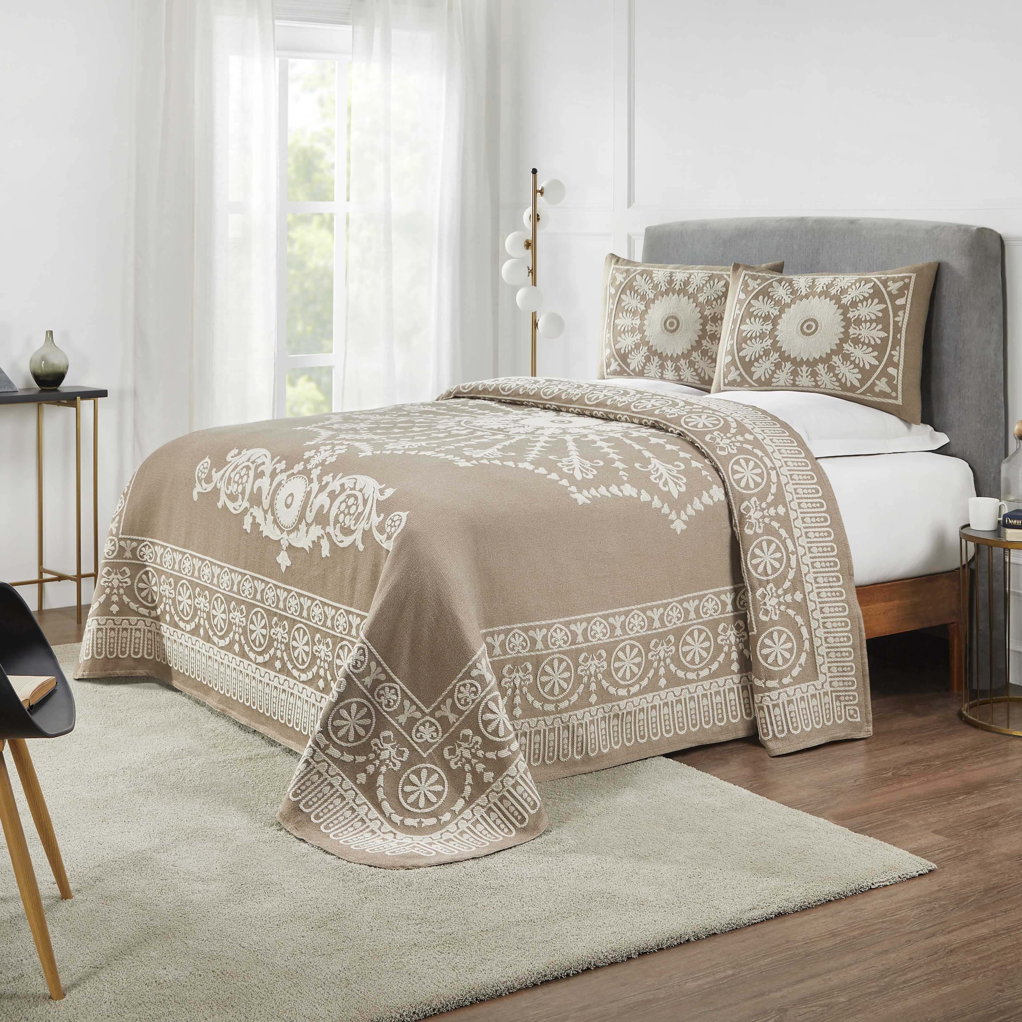 Premium Traditional Medallion Cotton Blend Woven Jacquard Bedspread Set - Queen Size Luxury Bedding for Master Bedroom & Guest Room Decor