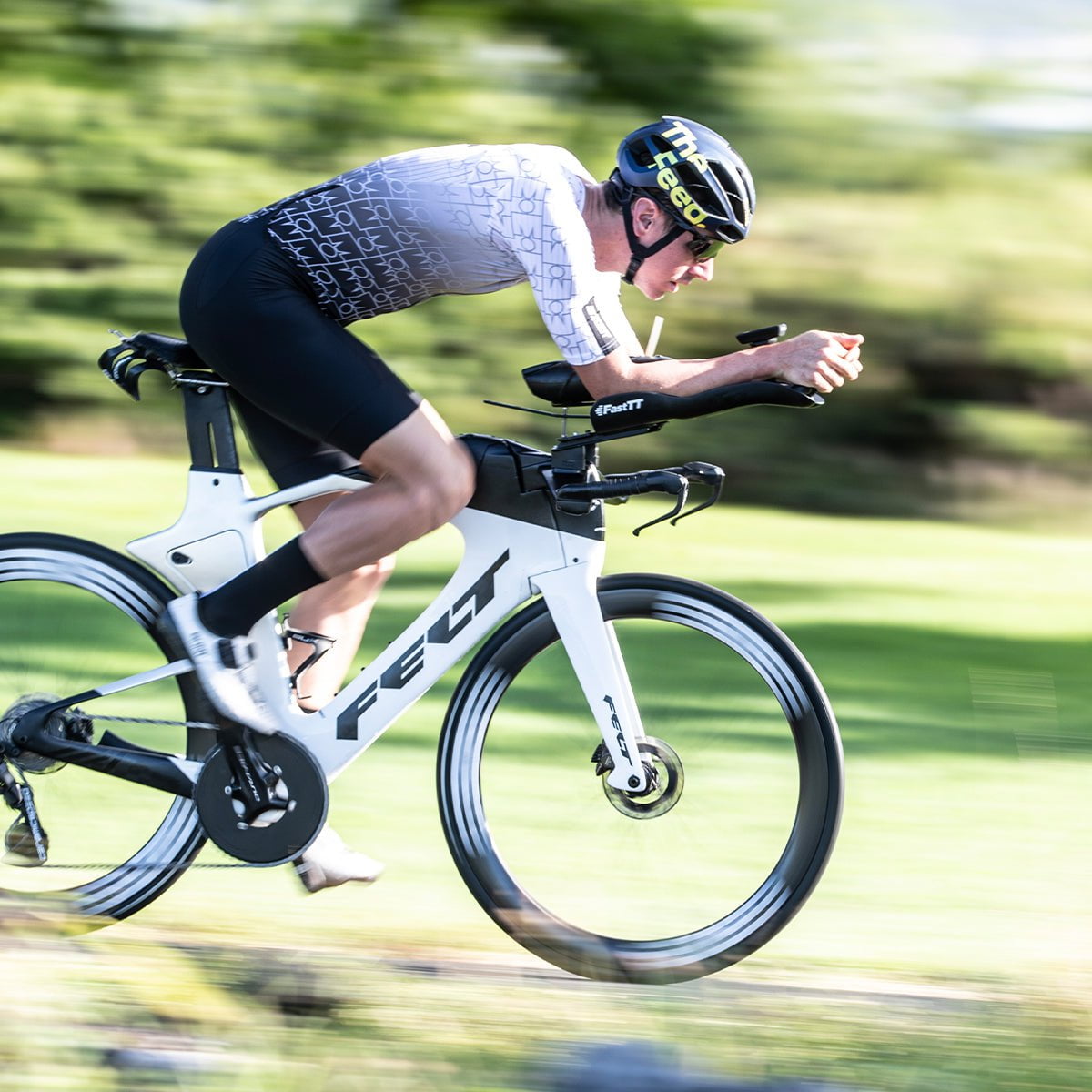 Men's Ultra Tri P1 Racesuit - Lightweight Triathlon Suit for IM Endurance & Ironman Training - Perfect for Cycling, Running & Swimming Competitions