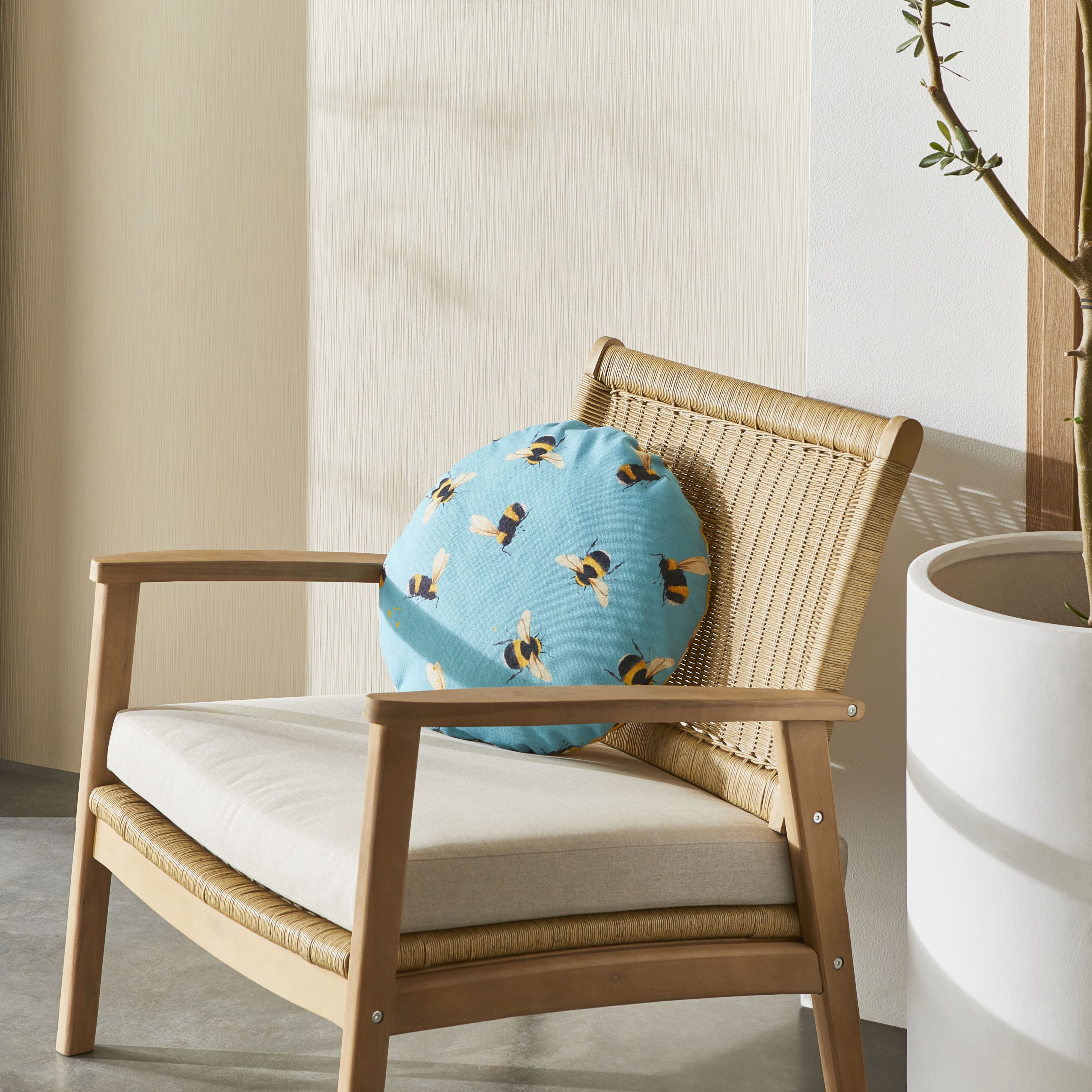 Premium Aruba Outdoor & Indoor Bee Cushion - 45cm Comfortable Decorative Pillow for Patio, Garden, Living Room & Bedroom