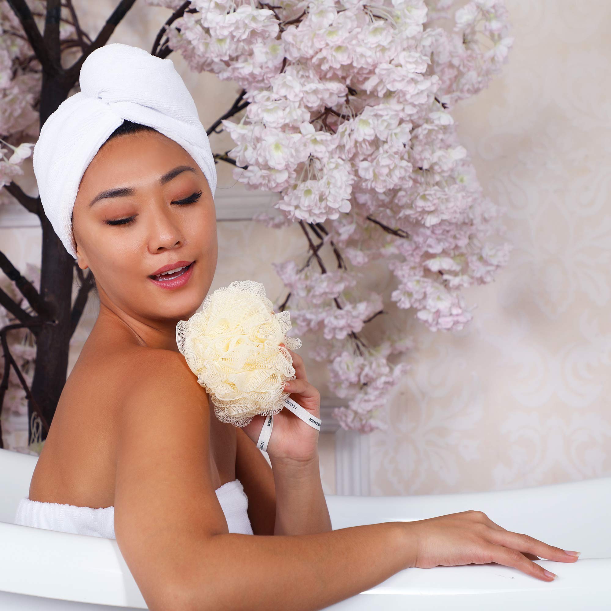 Daily Concepts Mesh Bath Sponge - Soft Exfoliating Shower Sponge with Lavender & Vanilla Scent for All Skin Types (89g) - Perfect for Relaxing Baths, Spa Days & Gentle Skin Care