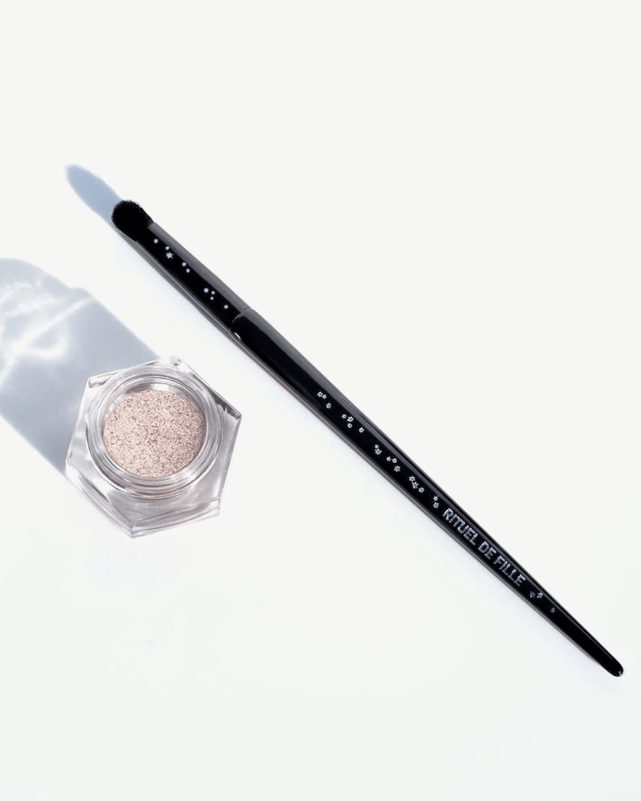 Premium Eye Soot Brush - Soft Bristle Eyeshadow Blending Brush for Professional Makeup Application | Perfect for Smokey Eyes & Everyday Eyeshadow Looks