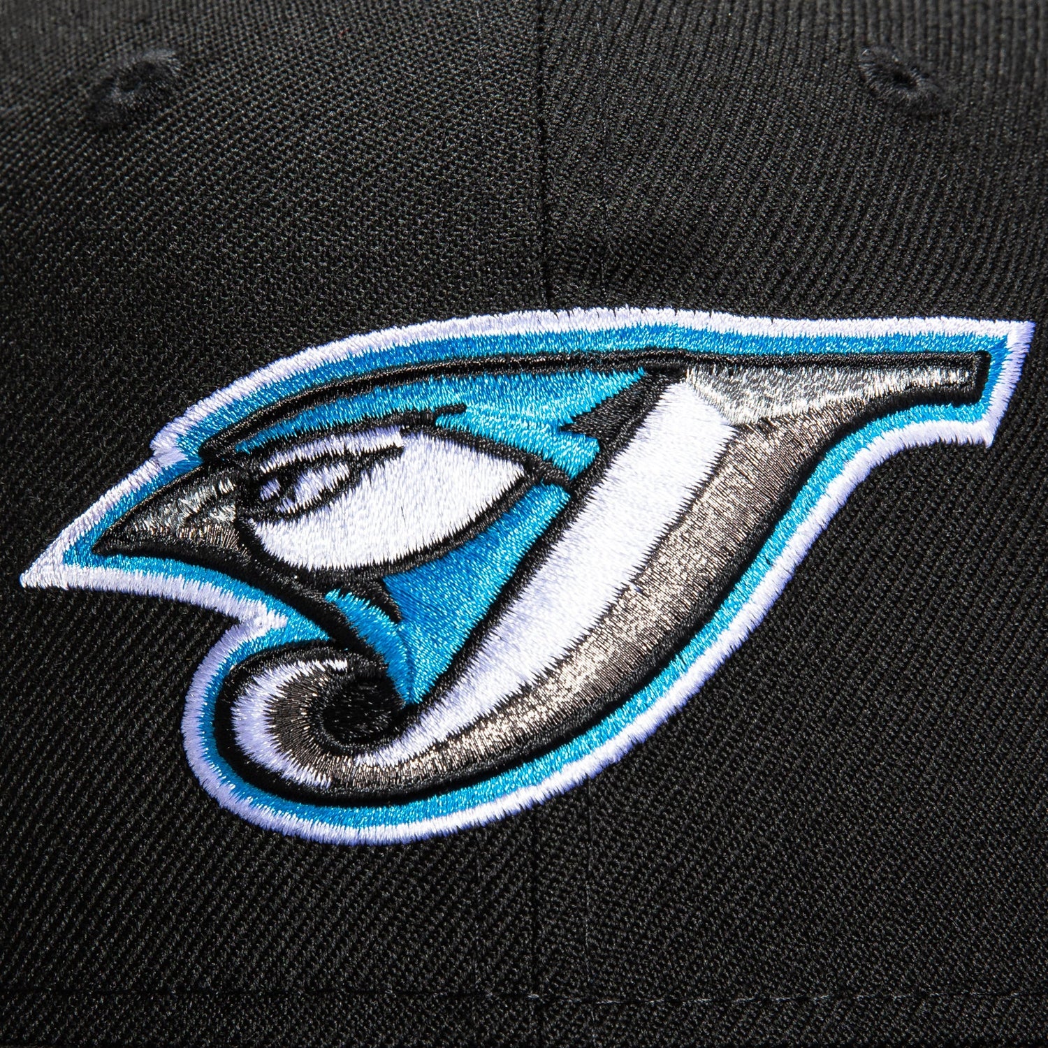 New Era 59Fifty Retro On Field Toronto Blue Jays 2004 Baseball Cap - Black MLB Snapback Hat for Men & Women - Perfect for Games, Collecting & Streetwear Fashion