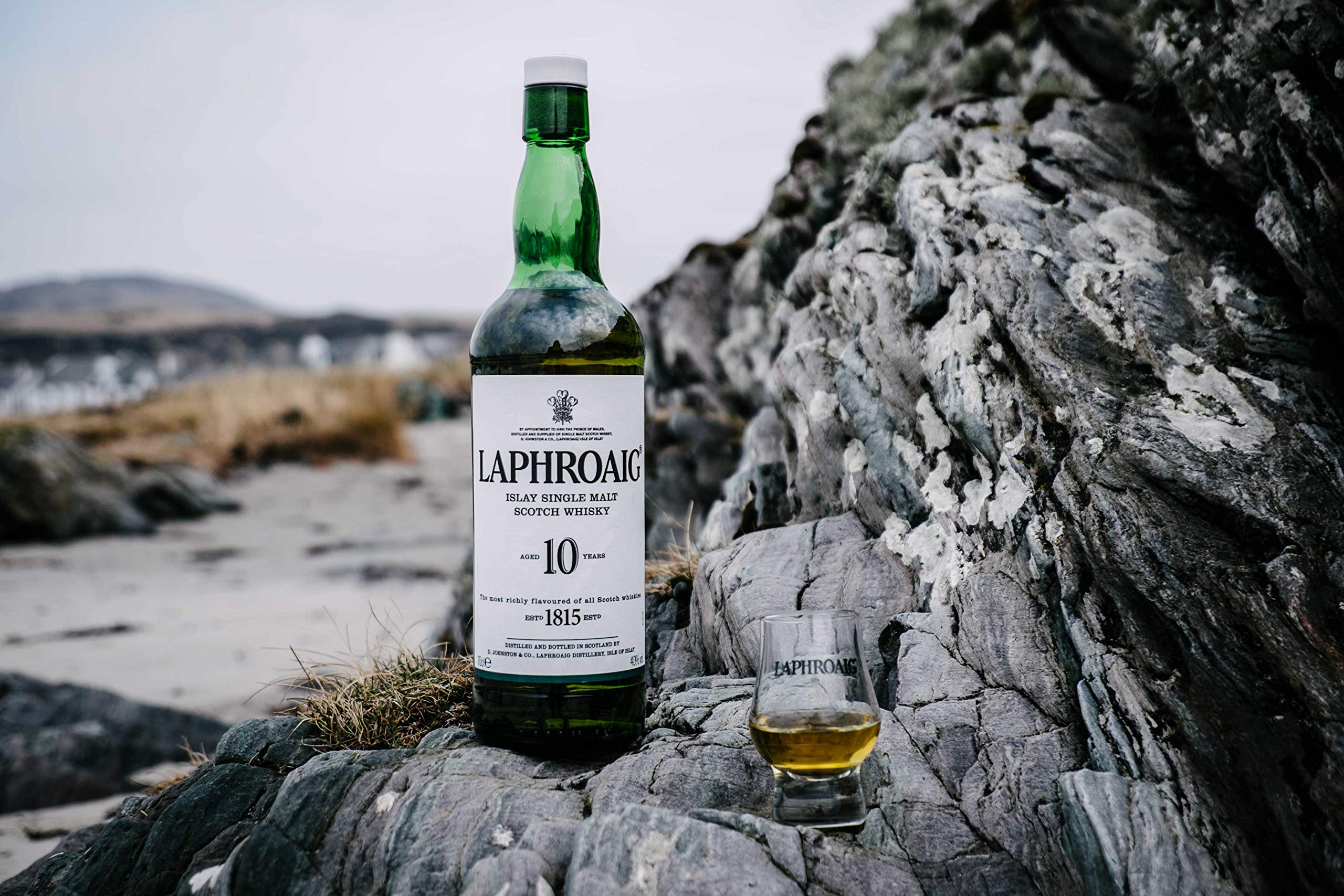 Glen Garioch 12 Year Old Single Malt Scotch Whisky 48% ABV 70cl with Gift Box & Laphroaig 10 Year Old Islay Single Malt Scotch Whisky 40% ABV 70cl with Gift Box - Premium Whisky Gift Set for Special Occasions, Whisky Tasting & Collector's Display
