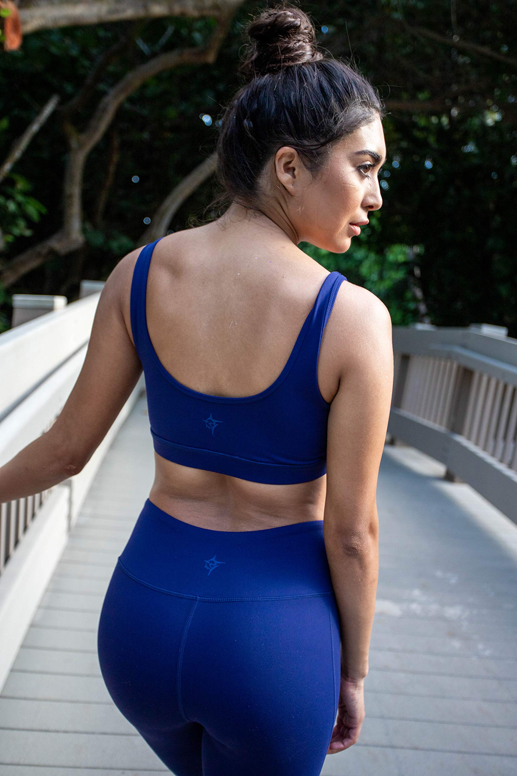 High-Quality White Water Sports Bra for Women - Moisture-Wicking & Supportive Activewear for Running, Yoga & Workouts