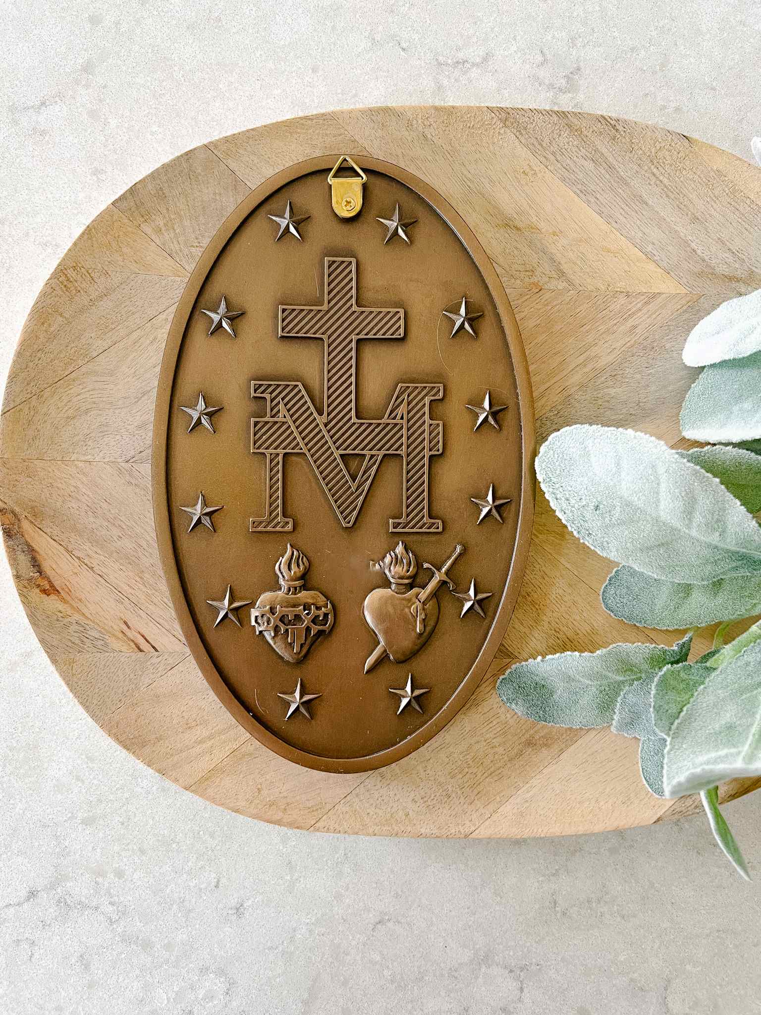 Miraculous Medal Wall Plaque - Religious Home Decor for Catholic Devotion - Perfect for Bedroom, Prayer Room & Gift Giving