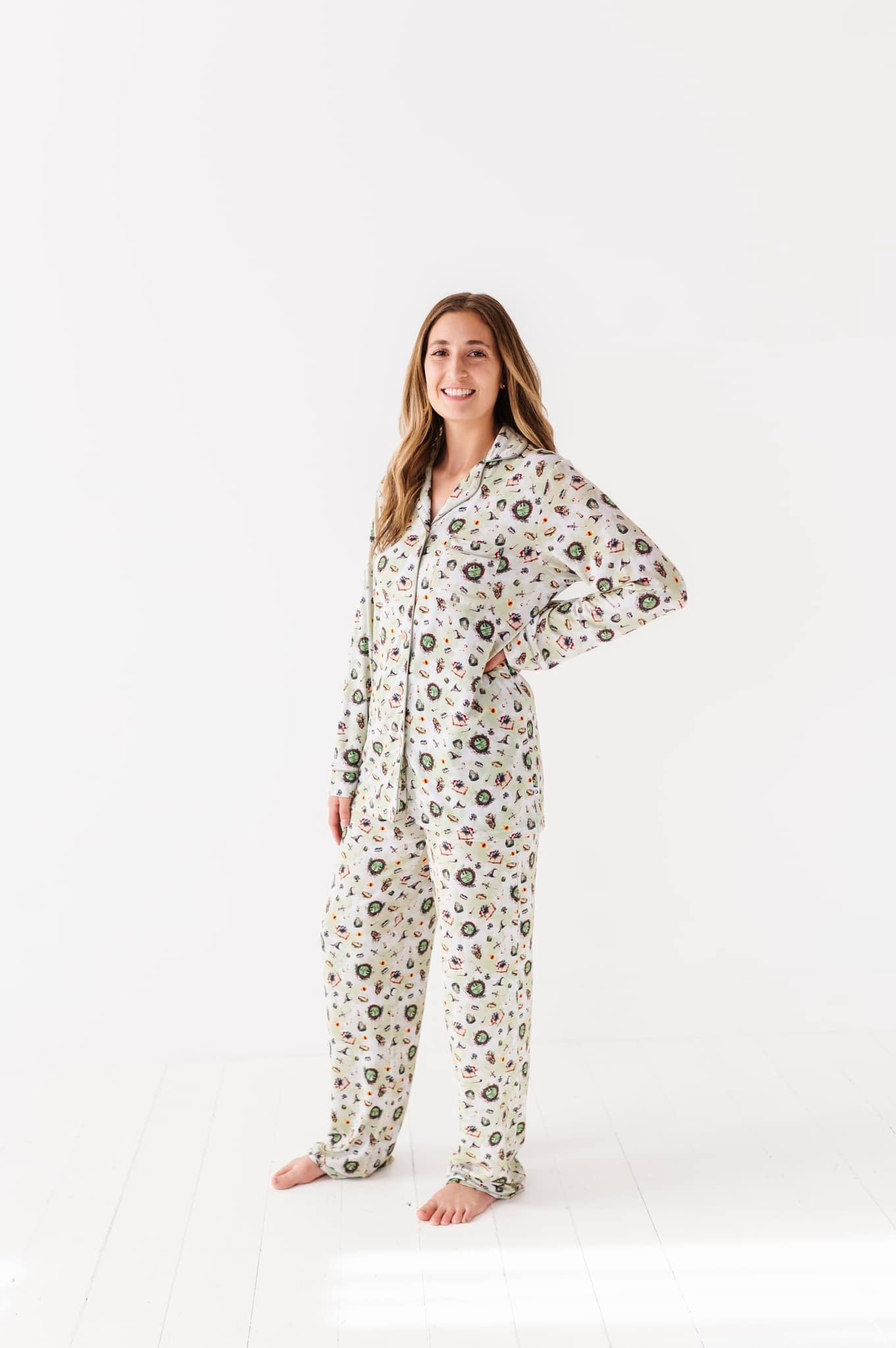 The Lord of The Rings™ Icons Women's Relaxed Long Sleeve Pajama Set - Cozy Sleepwear for Movie Nights & Fantasy Book Lovers