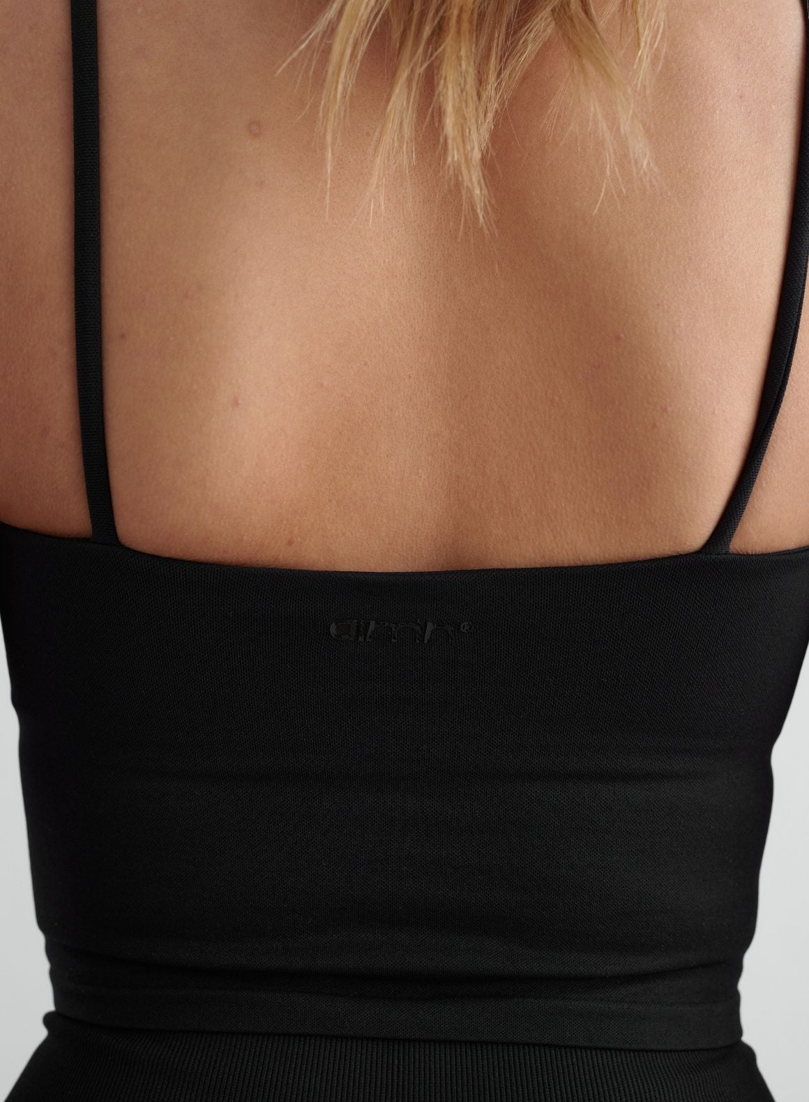 Black Seamless Strap Singlet for Women - Comfortable Workout Top for Yoga, Gym & Running