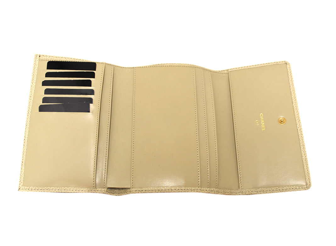 Authentic Chanel White Caviar Leather Classic Medium Flap Wallet with CC Logo - Timeless Luxury for Everyday Use & Special Occasions