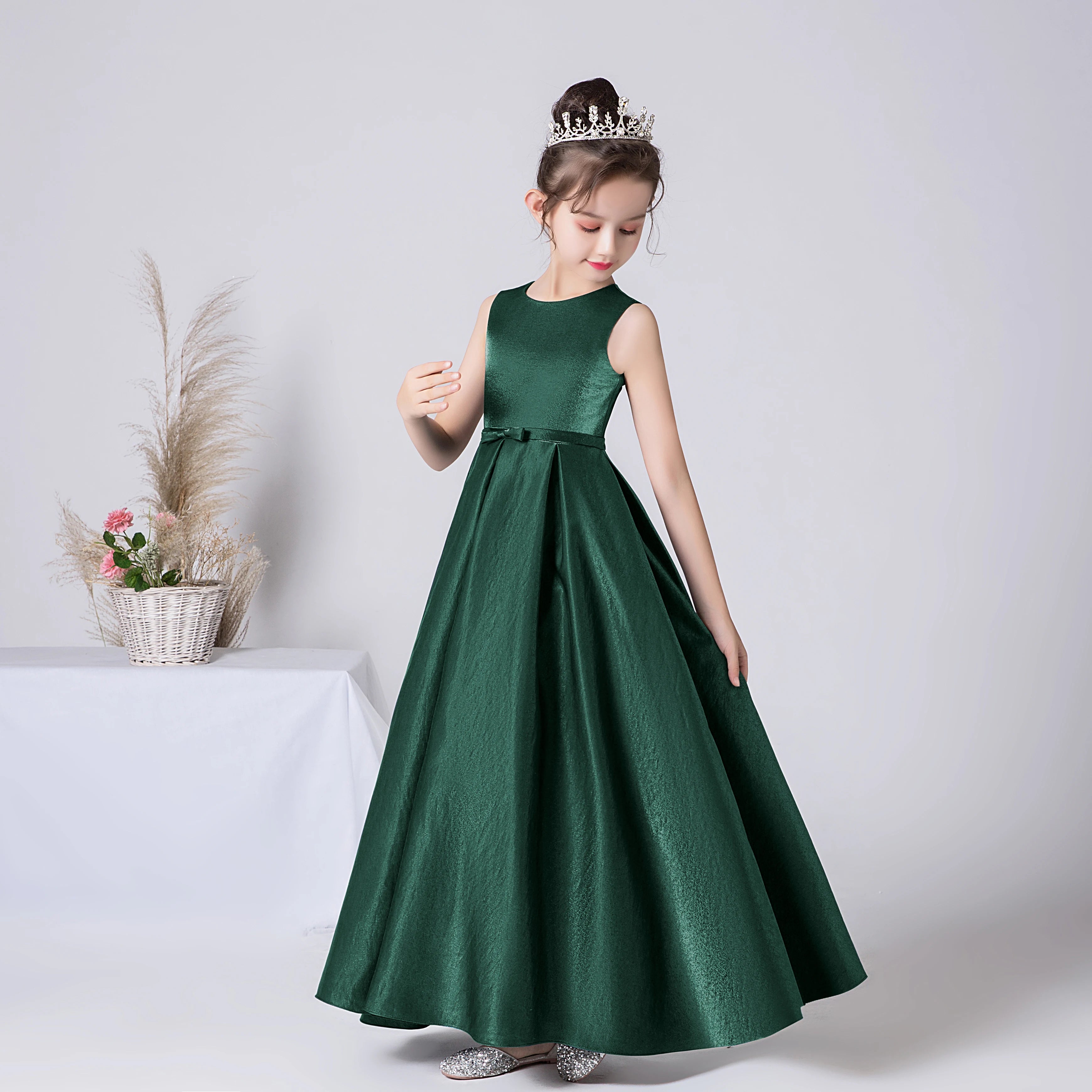 Elegant Christmas Dress for Girls - Long Sleeve Formal Gown for Banquet, Concert, Wedding & Party | Holiday Celebration & Special Occasions