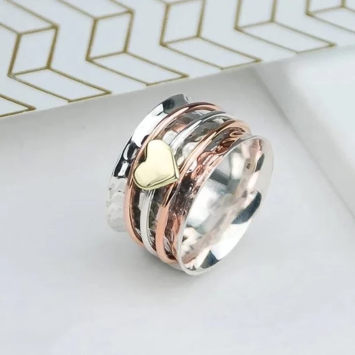 RINHOO Friendship Heart Spinner Rings for Women - Rotating Anxiety Relief Ring, Heart Design Love Ring, Unique Birthday Gifts for Her - Perfect for Stress Relief, Fashion Accessory & Romantic Occasions