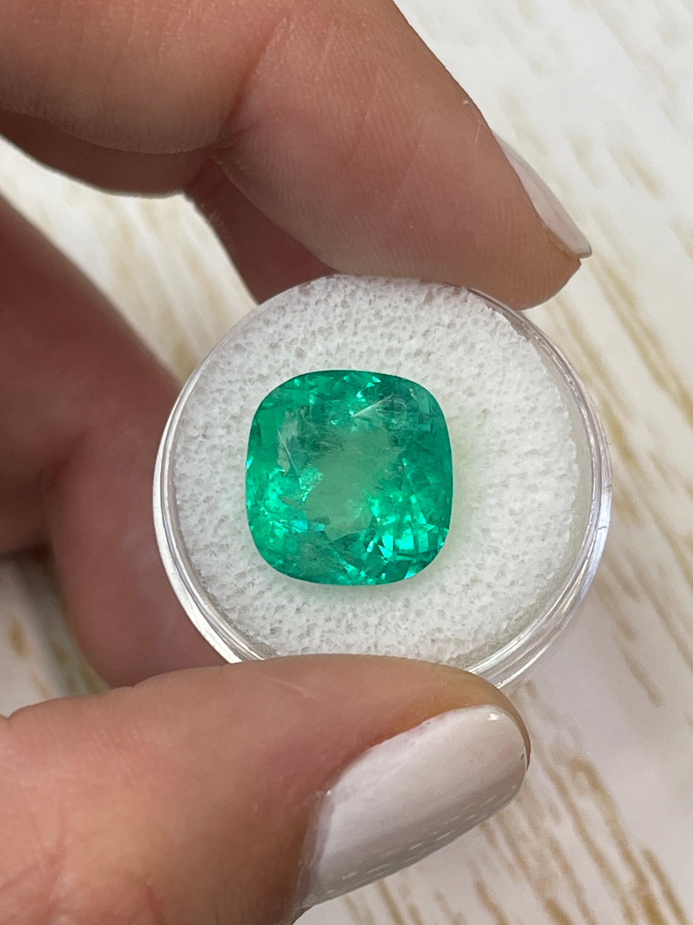 11.34 Carat Natural Colombian Emerald - Bluish Green Loose Gemstone, 13.5x13mm Rounded Cushion Cut for Jewelry Making, Engagement Rings & Luxury Gifts