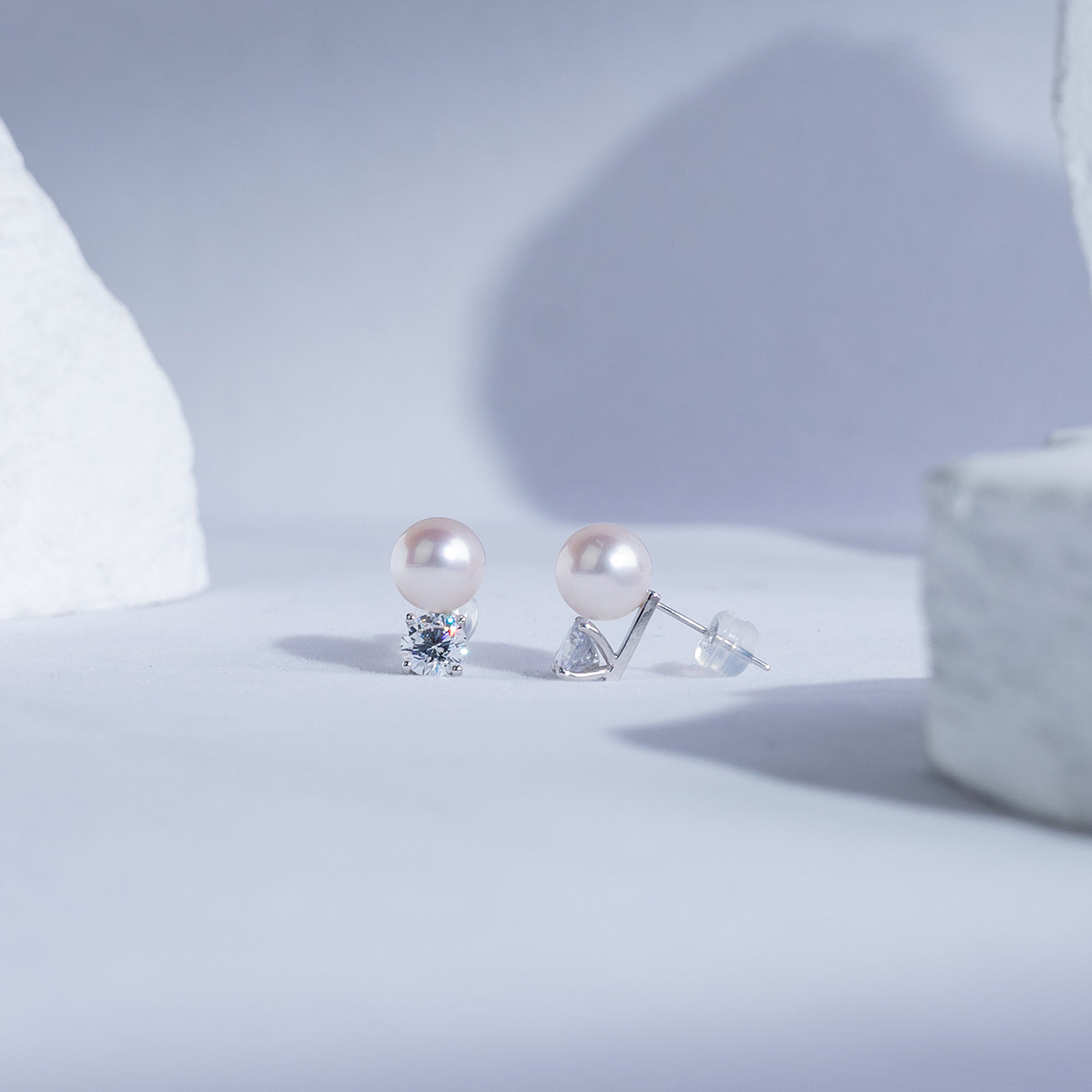 18K Gold Akoya Hanadama Pearl Earrings - AAA Quality Japanese Cultured Pearls - Elegant Stud Earrings for Women - Perfect for Weddings, Parties & Special Occasions