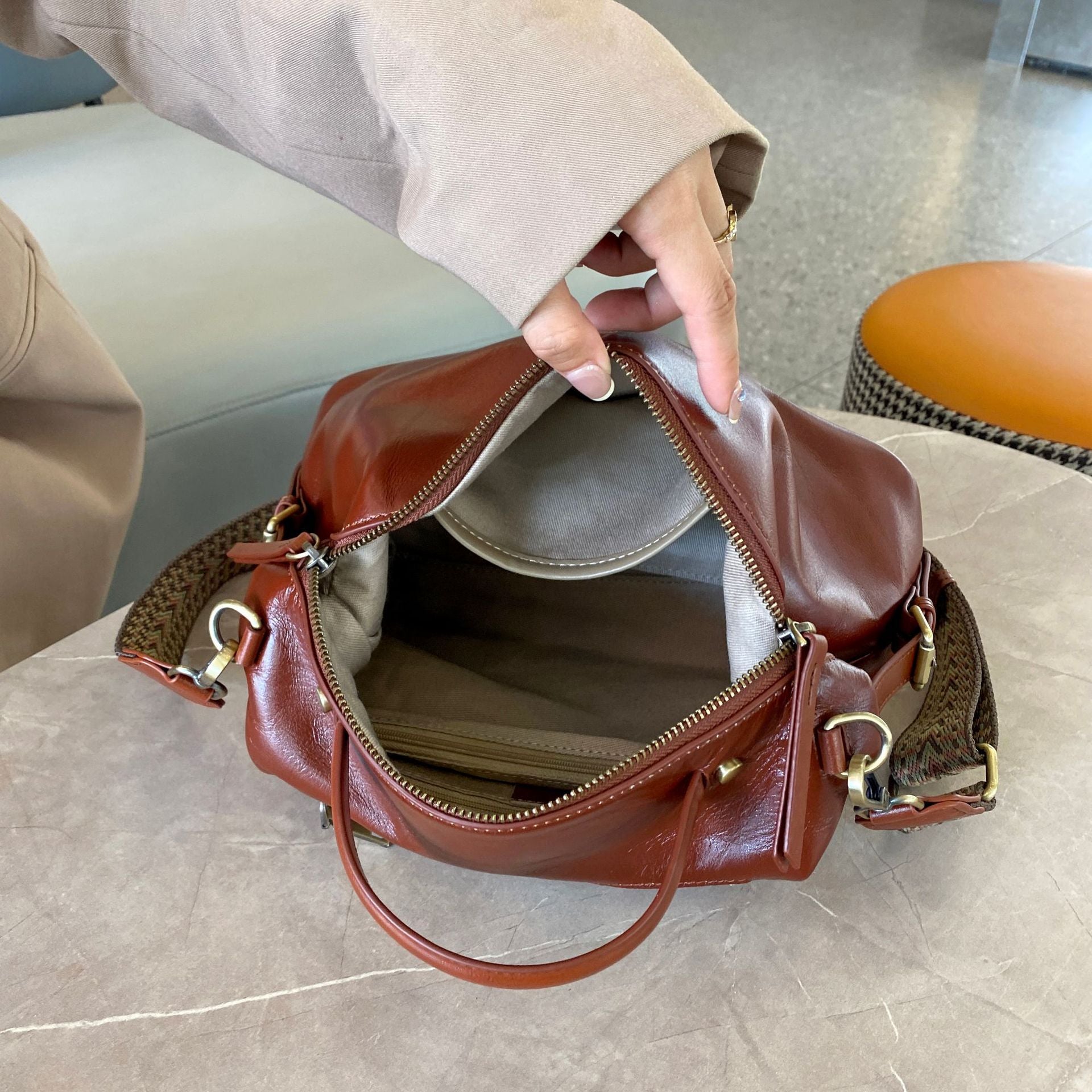 Stylish Convertible Shoulder Bag for Women - Crossbody, Tote & Backpack - Perfect for Work, Travel & Daily Use